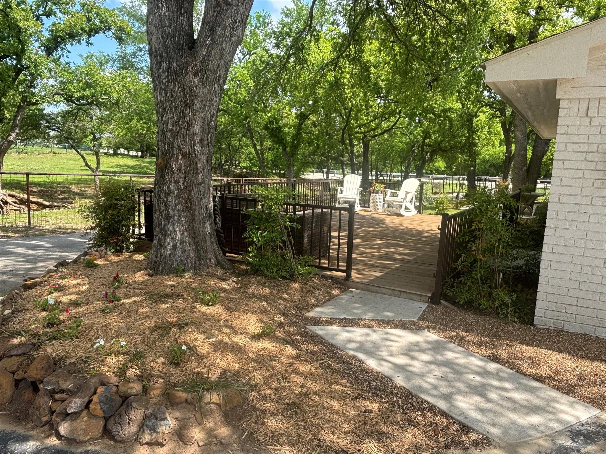 Single Family Residence For Sale in Denton County , 660 Chinn Chapel Road, Copper Canyon, Texas 75077, 4 Bedroom, 3 Bathroom, 2 Garage spaces, 2,423 Sqft, built in 1961, mls#21233596, Real Estate Agent in Copper Canyon, Homes For Sale in Denton county, Homes For Sale in Copper Canyon, Realtor in Copper Canyon Texas, Real Estate Brokerage Independent Realty Texas, Luminita Cordes Realtor