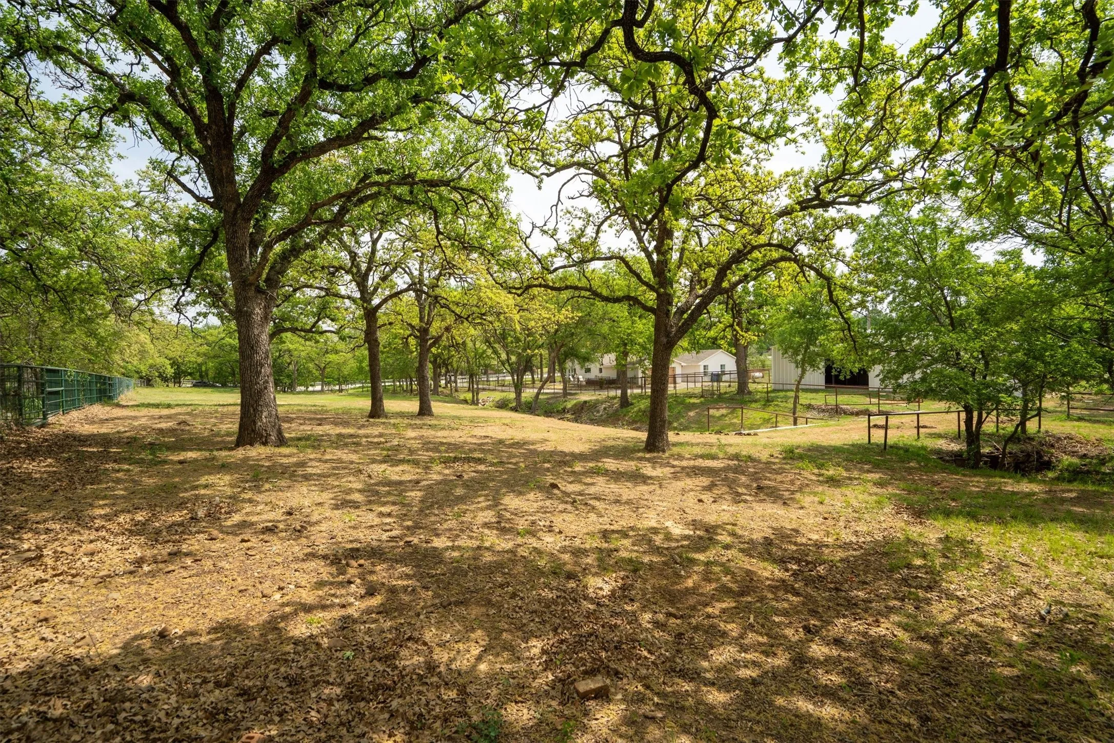 Single Family Residence For Sale in Denton County , 660 Chinn Chapel Road, Copper Canyon, Texas 75077, 4 Bedroom, 3 Bathroom, 2 Garage spaces, 2,423 Sqft, built in 1961, mls#21233596, Real Estate Agent in Copper Canyon, Homes For Sale in Denton county, Homes For Sale in Copper Canyon, Realtor in Copper Canyon Texas, Real Estate Brokerage Independent Realty Texas, Luminita Cordes Realtor