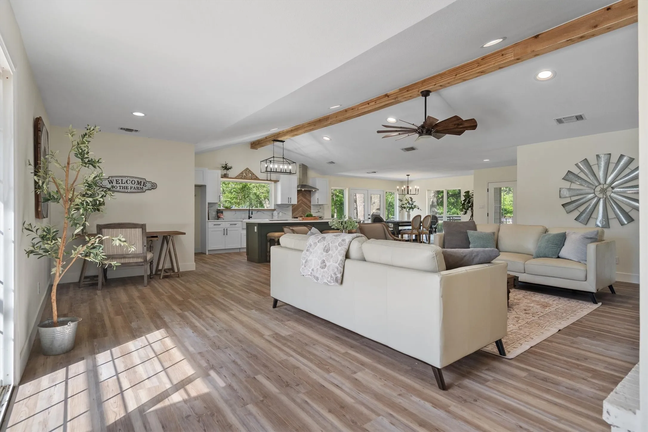 Single Family Residence For Sale in Denton County , 660 Chinn Chapel Road, Copper Canyon, Texas 75077, 4 Bedroom, 3 Bathroom, 2 Garage spaces, 2,423 Sqft, built in 1961, mls#21233596, Real Estate Agent in Copper Canyon, Homes For Sale in Denton county, Homes For Sale in Copper Canyon, Realtor in Copper Canyon Texas, Real Estate Brokerage Independent Realty Texas, Luminita Cordes Realtor