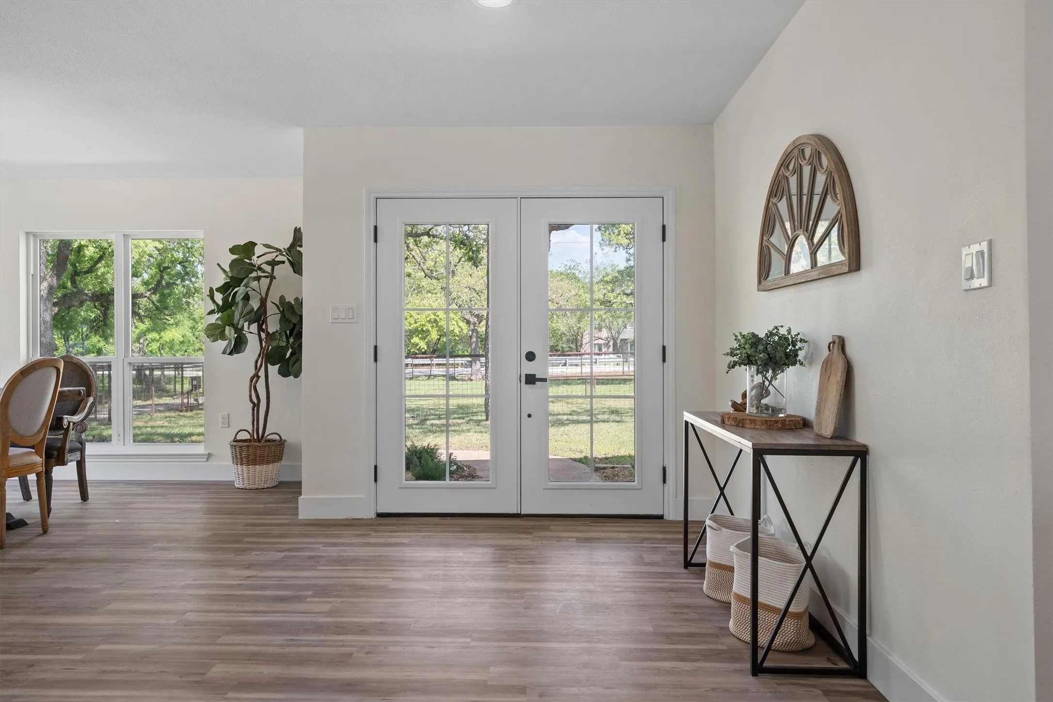 Single Family Residence For Sale in Denton County , 660 Chinn Chapel Road, Copper Canyon, Texas 75077, 4 Bedroom, 3 Bathroom, 2 Garage spaces, 2,423 Sqft, built in 1961, mls#21233596, Real Estate Agent in Copper Canyon, Homes For Sale in Denton county, Homes For Sale in Copper Canyon, Realtor in Copper Canyon Texas, Real Estate Brokerage Independent Realty Texas, Luminita Cordes Realtor