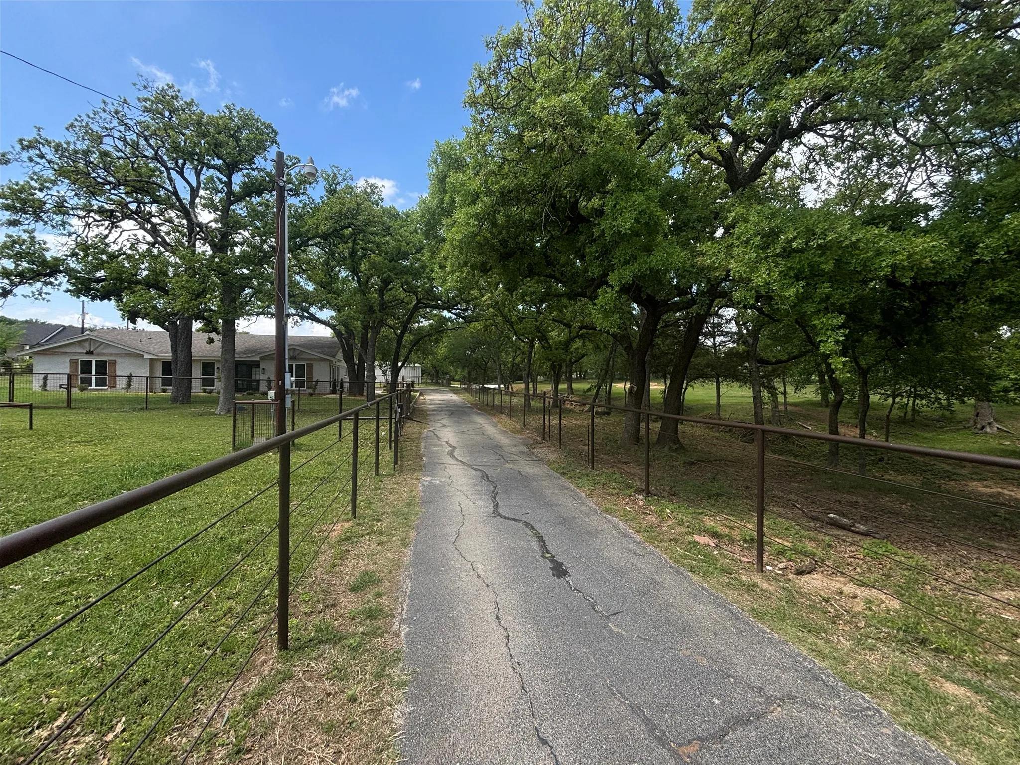 Single Family Residence For Sale in Denton County , 660 Chinn Chapel Road, Copper Canyon, Texas 75077, 4 Bedroom, 3 Bathroom, 2 Garage spaces, 2,423 Sqft, built in 1961, mls#21233596, Real Estate Agent in Copper Canyon, Homes For Sale in Denton county, Homes For Sale in Copper Canyon, Realtor in Copper Canyon Texas, Real Estate Brokerage Independent Realty Texas, Luminita Cordes Realtor