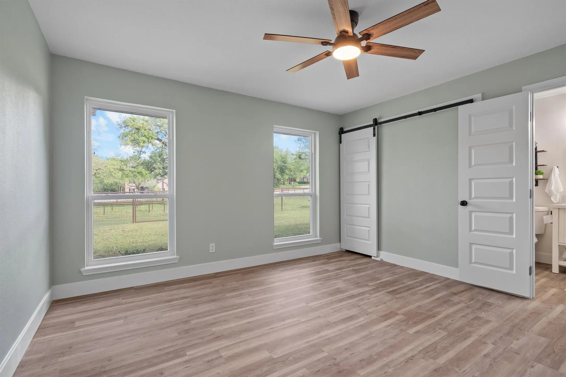 Single Family Residence For Sale in Denton County , 660 Chinn Chapel Road, Copper Canyon, Texas 75077, 4 Bedroom, 3 Bathroom, 2 Garage spaces, 2,423 Sqft, built in 1961, mls#21233596, Real Estate Agent in Copper Canyon, Homes For Sale in Denton county, Homes For Sale in Copper Canyon, Realtor in Copper Canyon Texas, Real Estate Brokerage Independent Realty Texas, Luminita Cordes Realtor