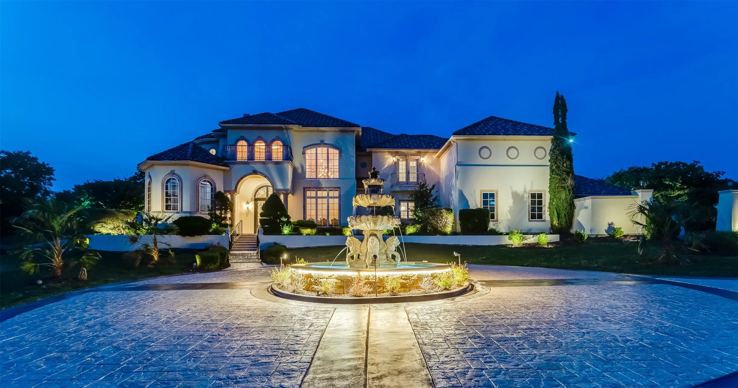 Single Family Residence For Sale in Denton County , 8600 Riviera Court, Flower Mound, Texas 75022, 6 Bedroom, 7 Bathroom, 4 Garage spaces, 7,499 Sqft, built in 2007, Preowned, mls#21234512, Real Estate Agent in Flower Mound, Homes For Sale in Denton county, Homes For Sale in Flower Mound, Realtor in Flower Mound Texas, Real Estate Brokerage Independent Realty Texas, Luminita Cordes Realtor
