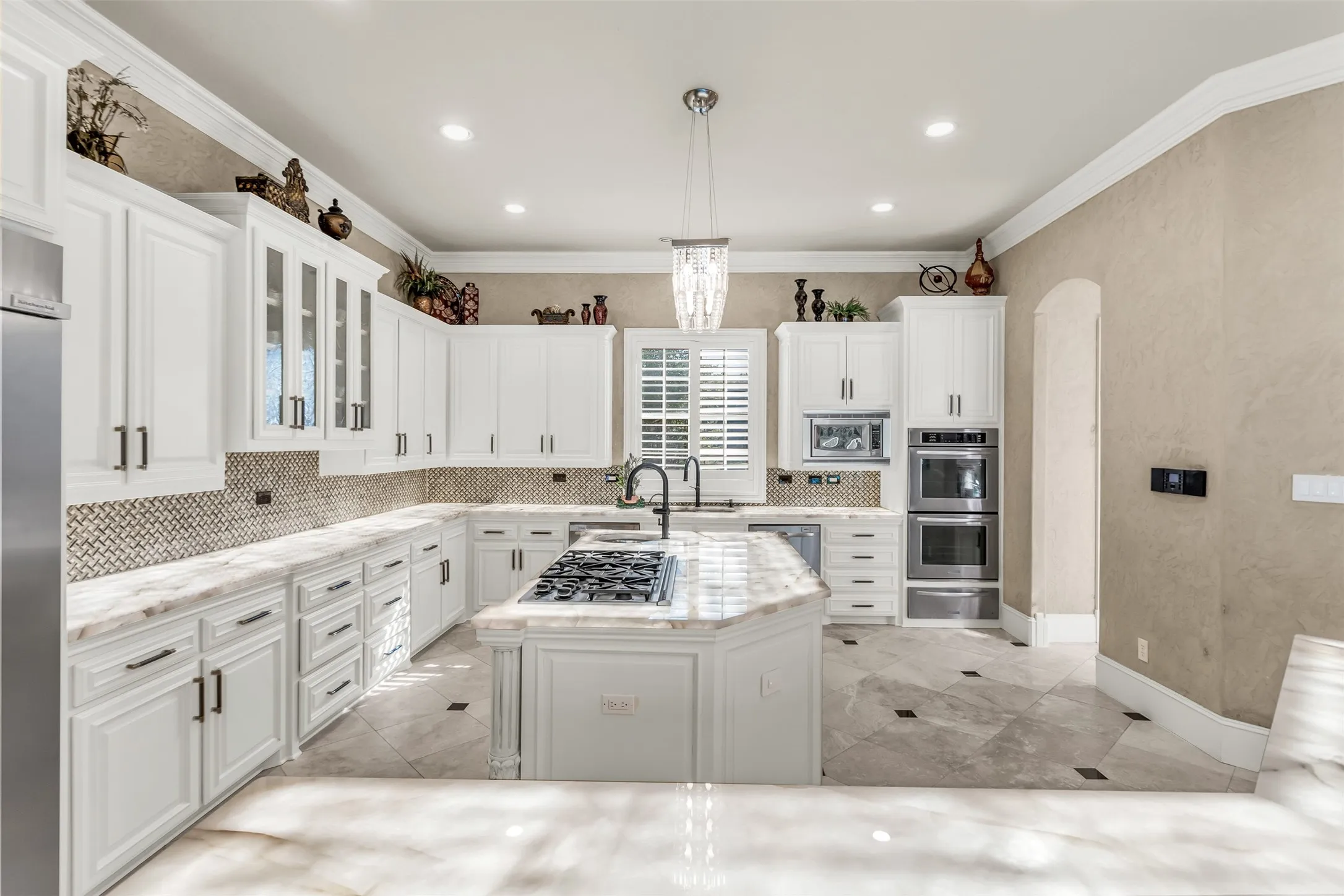 Single Family Residence For Sale in Denton County , 8600 Riviera Court, Flower Mound, Texas 75022, 6 Bedroom, 7 Bathroom, 4 Garage spaces, 7,499 Sqft, built in 2007, Preowned, mls#21234512, Real Estate Agent in Flower Mound, Homes For Sale in Denton county, Homes For Sale in Flower Mound, Realtor in Flower Mound Texas, Real Estate Brokerage Independent Realty Texas, Luminita Cordes Realtor