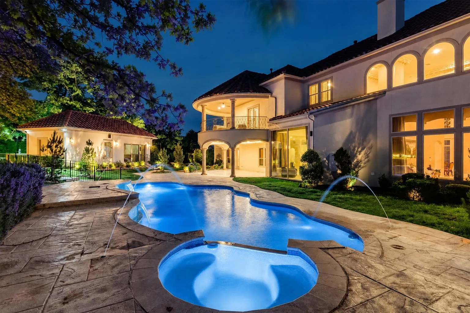 Single Family Residence For Sale in Denton County , 8600 Riviera Court, Flower Mound, Texas 75022, 6 Bedroom, 7 Bathroom, 4 Garage spaces, 7,499 Sqft, built in 2007, Preowned, mls#21234512, Real Estate Agent in Flower Mound, Homes For Sale in Denton county, Homes For Sale in Flower Mound, Realtor in Flower Mound Texas, Real Estate Brokerage Independent Realty Texas, Luminita Cordes Realtor