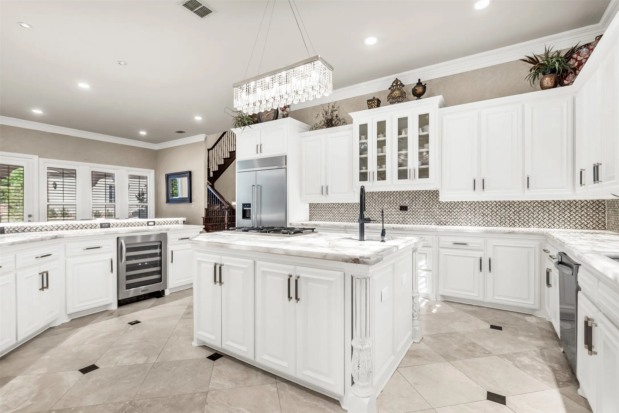 Single Family Residence For Sale in Denton County , 8600 Riviera Court, Flower Mound, Texas 75022, 6 Bedroom, 7 Bathroom, 4 Garage spaces, 7,499 Sqft, built in 2007, Preowned, mls#21234512, Real Estate Agent in Flower Mound, Homes For Sale in Denton county, Homes For Sale in Flower Mound, Realtor in Flower Mound Texas, Real Estate Brokerage Independent Realty Texas, Luminita Cordes Realtor
