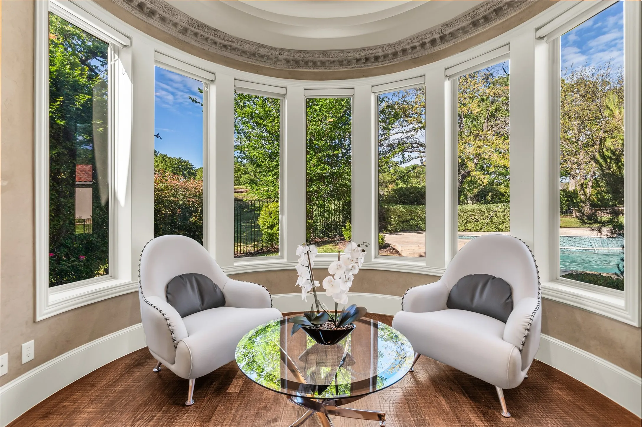 Master bedroom sitting area