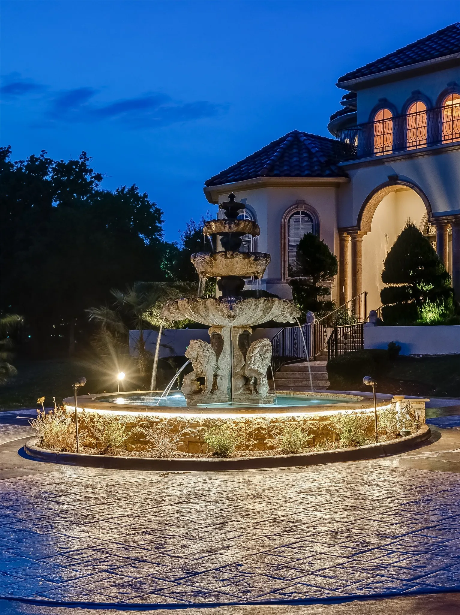 Single Family Residence For Sale in Denton County , 8600 Riviera Court, Flower Mound, Texas 75022, 6 Bedroom, 7 Bathroom, 4 Garage spaces, 7,499 Sqft, built in 2007, Preowned, mls#21234512, Real Estate Agent in Flower Mound, Homes For Sale in Denton county, Homes For Sale in Flower Mound, Realtor in Flower Mound Texas, Real Estate Brokerage Independent Realty Texas, Luminita Cordes Realtor