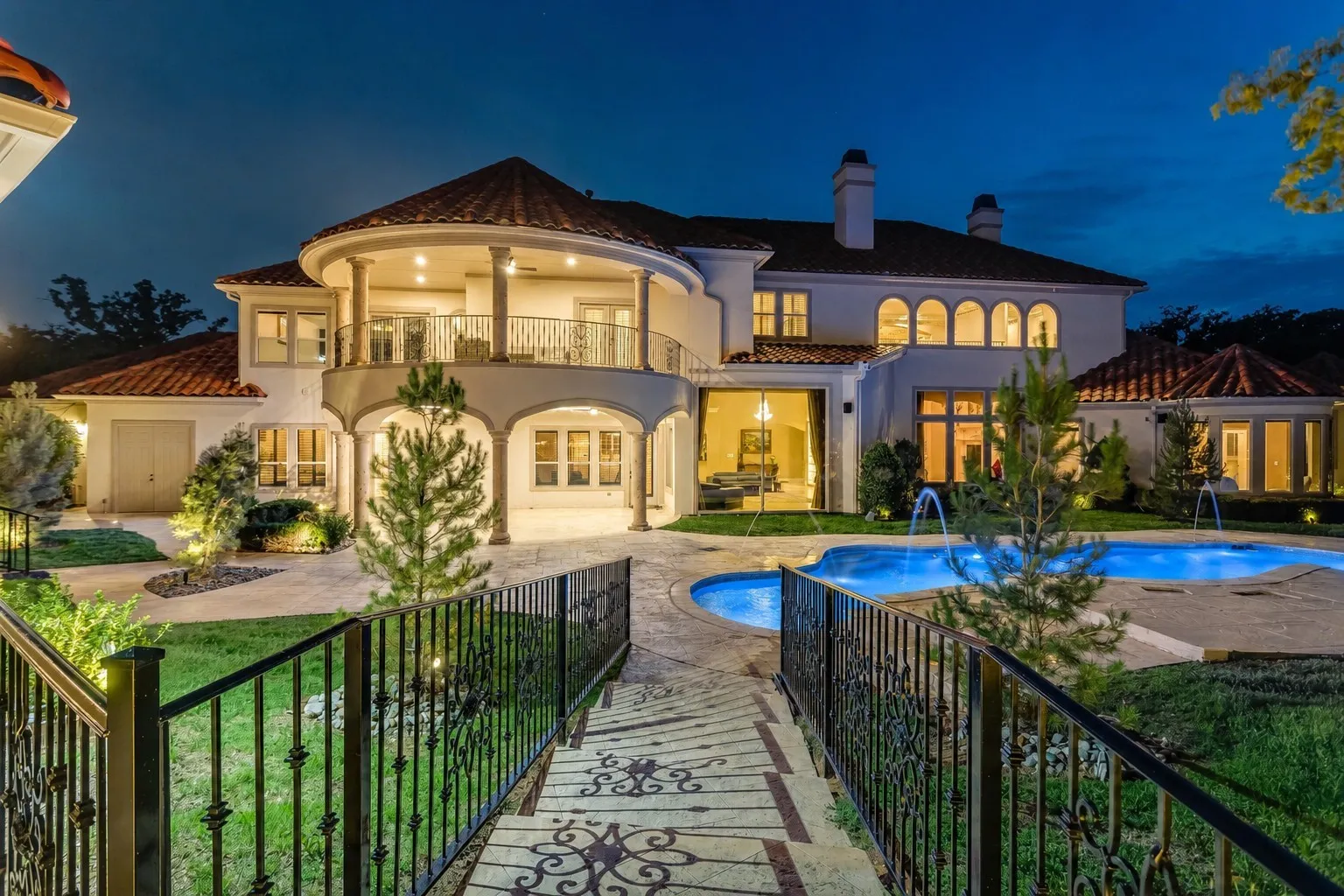 Single Family Residence For Sale in Denton County , 8600 Riviera Court, Flower Mound, Texas 75022, 6 Bedroom, 7 Bathroom, 4 Garage spaces, 7,499 Sqft, built in 2007, Preowned, mls#21234512, Real Estate Agent in Flower Mound, Homes For Sale in Denton county, Homes For Sale in Flower Mound, Realtor in Flower Mound Texas, Real Estate Brokerage Independent Realty Texas, Luminita Cordes Realtor