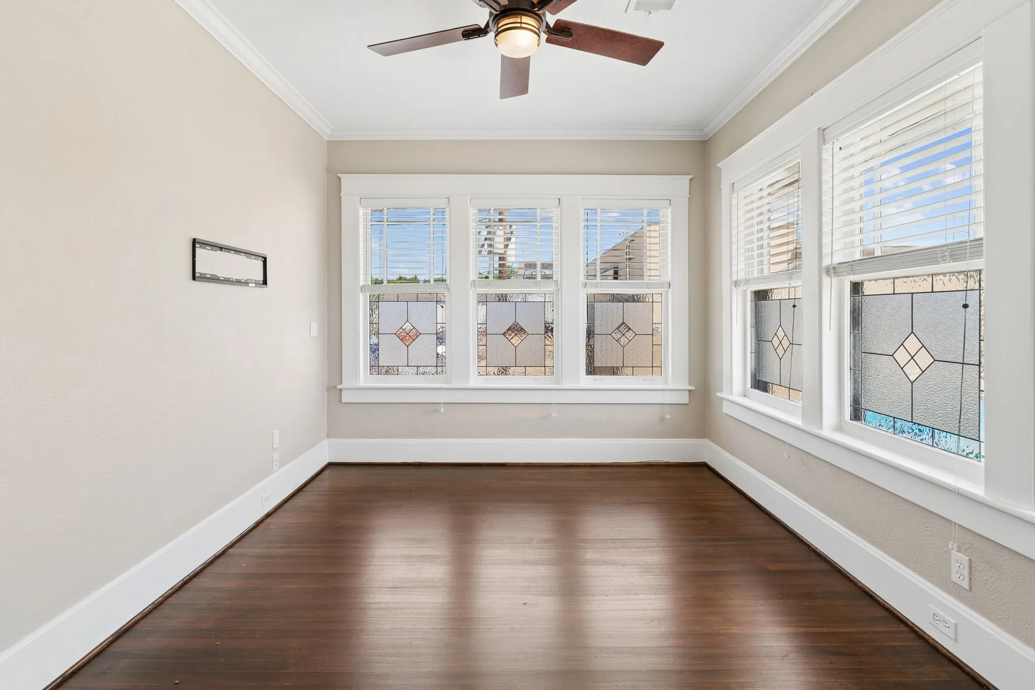 Duplex For Sale in Dallas County , 4112 Swiss Avenue, Dallas, Texas 75204, 0, 0, Garage spaces, 0 Sqft, built in 1923, Preowned, mls#21234142, Real Estate Agent in Dallas, Homes For Sale in Dallas county, Homes For Sale in Dallas, Realtor in Dallas Texas, Real Estate Brokerage Independent Realty Texas, Luminita Cordes Realtor
