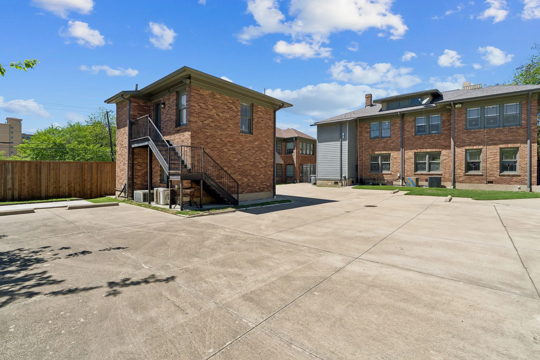Duplex For Sale in Dallas County , 4112 Swiss Avenue, Dallas, Texas 75204, 0, 0, Garage spaces, 0 Sqft, built in 1923, Preowned, mls#21234142, Real Estate Agent in Dallas, Homes For Sale in Dallas county, Homes For Sale in Dallas, Realtor in Dallas Texas, Real Estate Brokerage Independent Realty Texas, Luminita Cordes Realtor