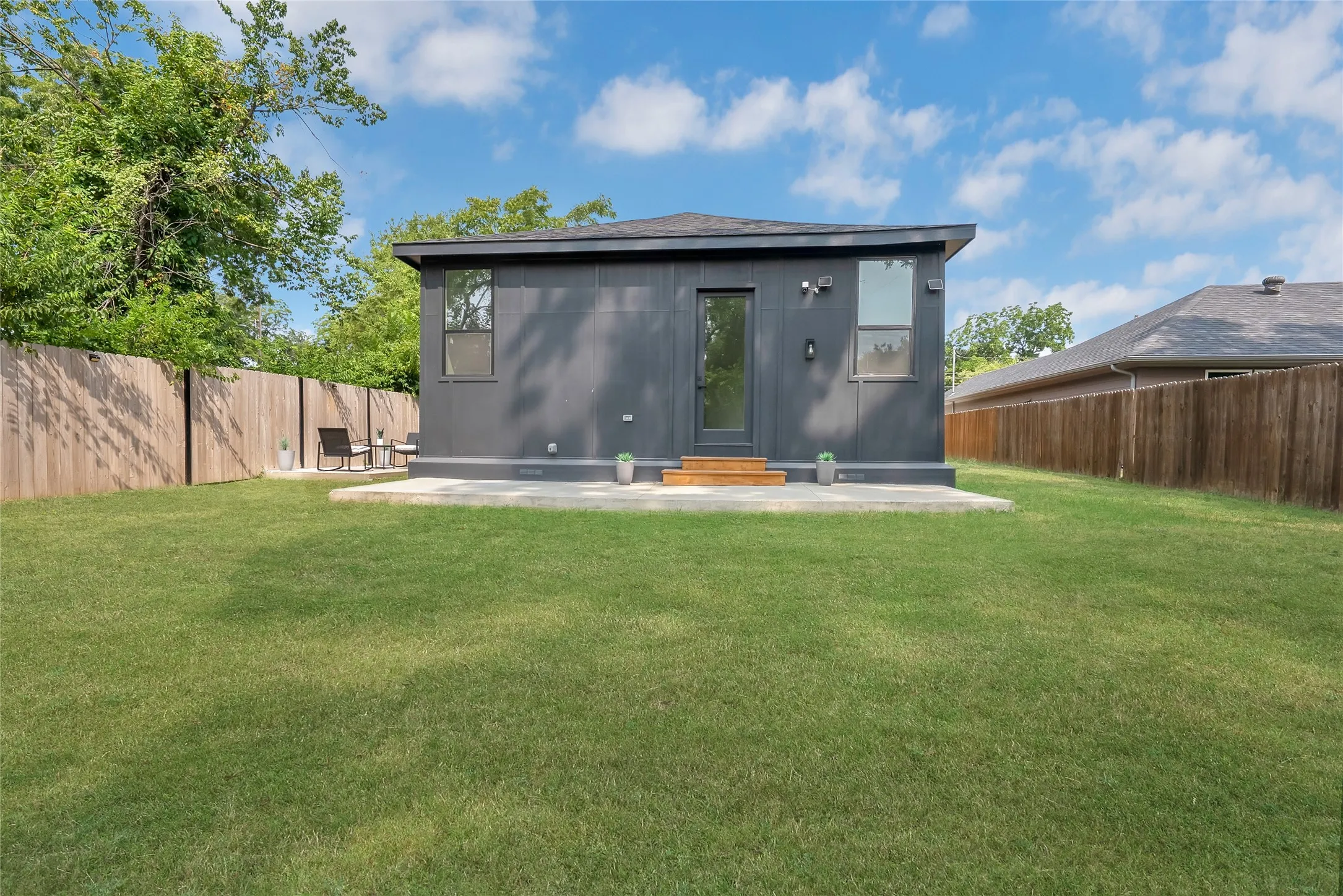 Single Family Residence For Sale in Dallas County , 3608 Metropolitan Avenue, Dallas, Texas 75210, 4 Bedroom, 3 Bathroom, Garage spaces, 1,432 Sqft, built in 1936, Preowned, mls#21233451, Real Estate Agent in Dallas, Homes For Sale in Dallas county, Homes For Sale in Dallas, Realtor in Dallas Texas, Real Estate Brokerage Independent Realty Texas, Luminita Cordes Realtor