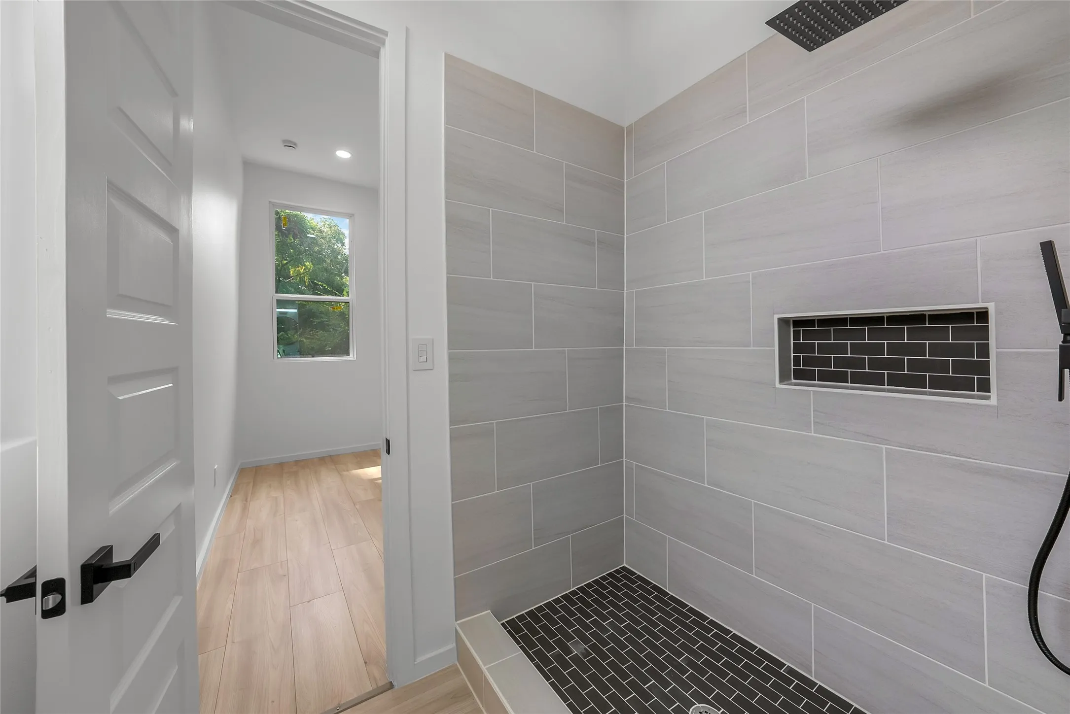 Single Family Residence For Sale in Dallas County , 3608 Metropolitan Avenue, Dallas, Texas 75210, 4 Bedroom, 3 Bathroom, Garage spaces, 1,432 Sqft, built in 1936, Preowned, mls#21233451, Real Estate Agent in Dallas, Homes For Sale in Dallas county, Homes For Sale in Dallas, Realtor in Dallas Texas, Real Estate Brokerage Independent Realty Texas, Luminita Cordes Realtor