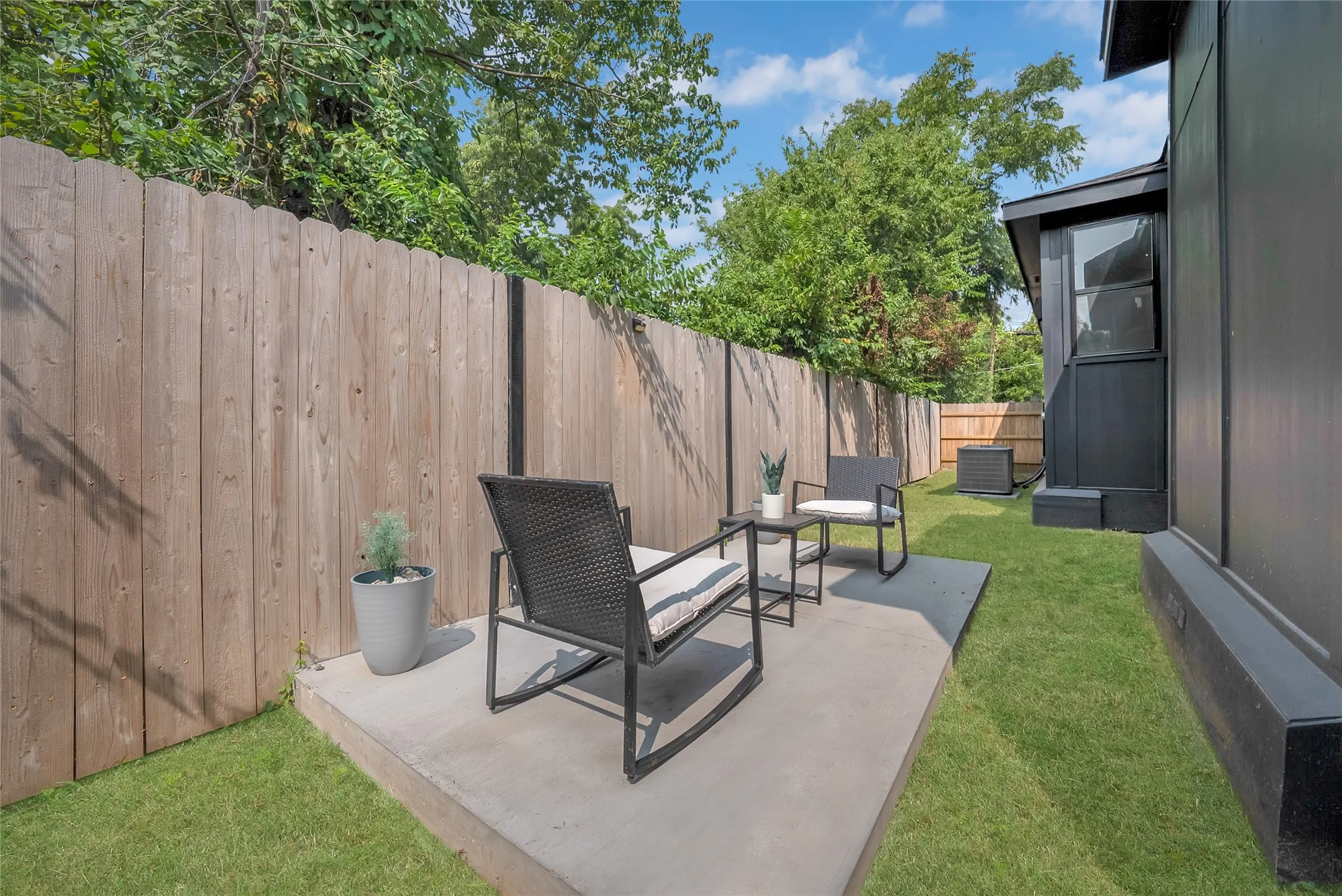 Single Family Residence For Sale in Dallas County , 3608 Metropolitan Avenue, Dallas, Texas 75210, 4 Bedroom, 3 Bathroom, Garage spaces, 1,432 Sqft, built in 1936, Preowned, mls#21233451, Real Estate Agent in Dallas, Homes For Sale in Dallas county, Homes For Sale in Dallas, Realtor in Dallas Texas, Real Estate Brokerage Independent Realty Texas, Luminita Cordes Realtor