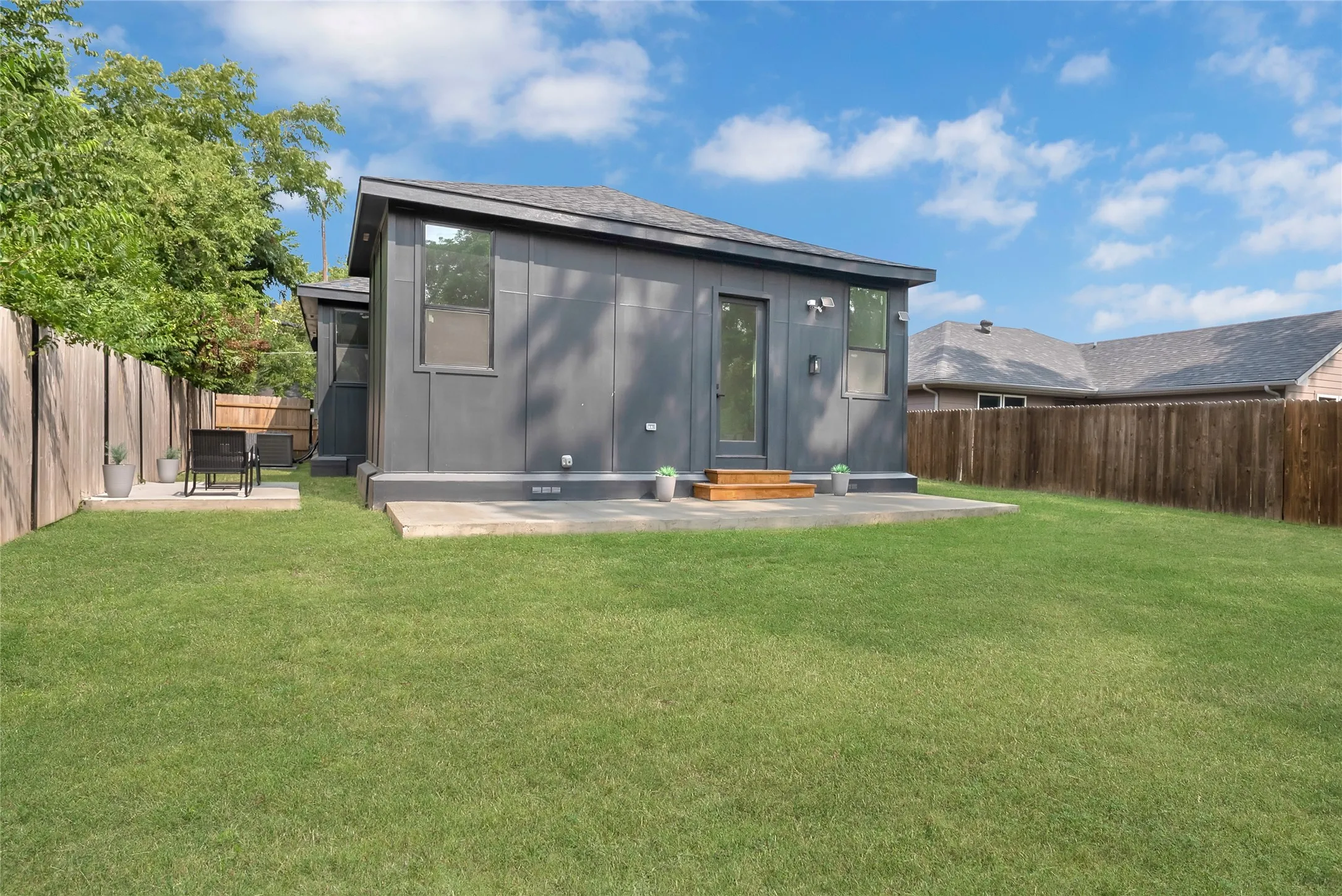 Single Family Residence For Sale in Dallas County , 3608 Metropolitan Avenue, Dallas, Texas 75210, 4 Bedroom, 3 Bathroom, Garage spaces, 1,432 Sqft, built in 1936, Preowned, mls#21233451, Real Estate Agent in Dallas, Homes For Sale in Dallas county, Homes For Sale in Dallas, Realtor in Dallas Texas, Real Estate Brokerage Independent Realty Texas, Luminita Cordes Realtor