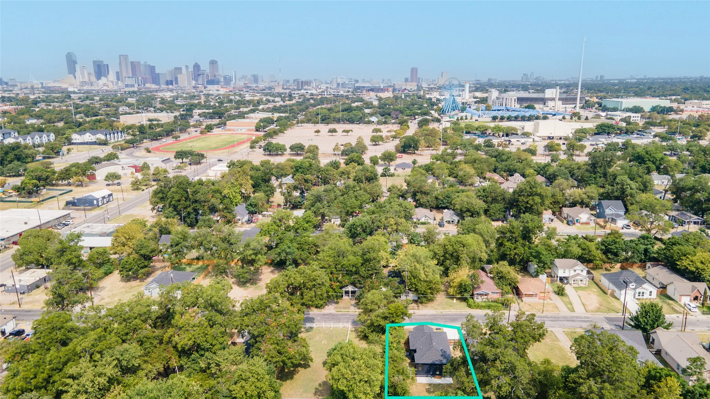 Single Family Residence For Sale in Dallas County , 3608 Metropolitan Avenue, Dallas, Texas 75210, 4 Bedroom, 3 Bathroom, Garage spaces, 1,432 Sqft, built in 1936, Preowned, mls#21233451, Real Estate Agent in Dallas, Homes For Sale in Dallas county, Homes For Sale in Dallas, Realtor in Dallas Texas, Real Estate Brokerage Independent Realty Texas, Luminita Cordes Realtor