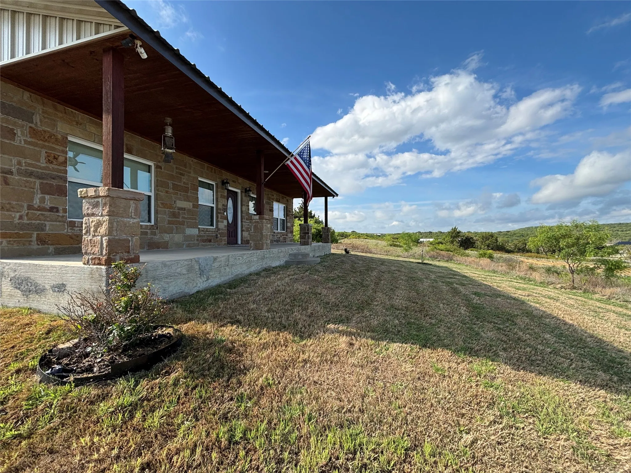 Single Family Residence For Sale in Eastland County , 468 Hidden Shores Drive, Cisco, Texas 76437, 2 Bedrooms, 2 Bathrooms, 1 Garage spaces, 1,200 Sqft, built in 2020, Preowned, Price $587,000, mls#21234768, Real Estate Agent in Cisco, Homes For Sale in Eastland county, Homes For Sale in Cisco, Realtor in Cisco Texas, Real Estate Brokerage Independent Realty Texas, Luminita Cordes Realtor