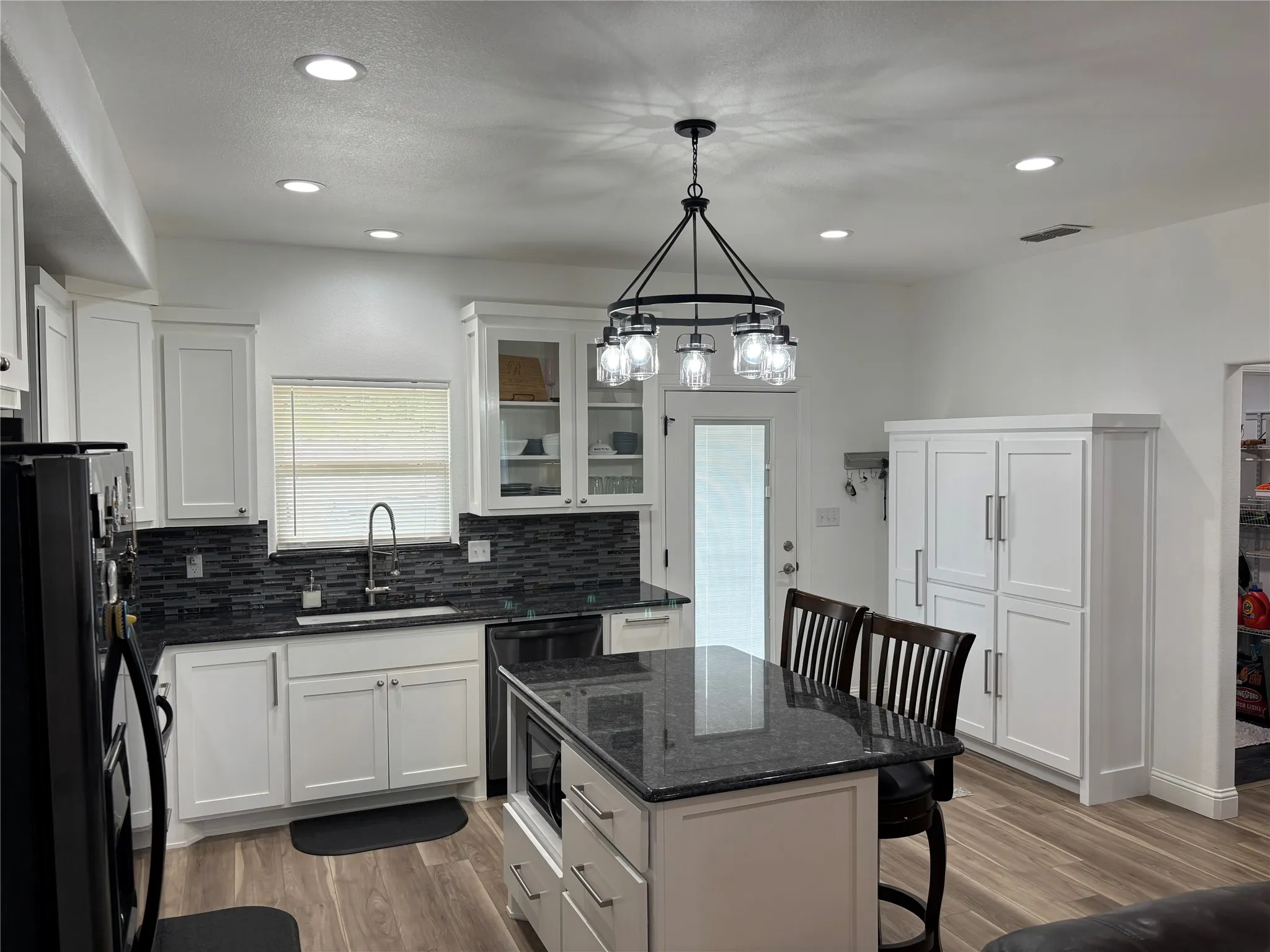 Single Family Residence For Sale in Eastland County , 468 Hidden Shores Drive, Cisco, Texas 76437, 2 Bedrooms, 2 Bathrooms, 1 Garage spaces, 1,200 Sqft, built in 2020, Preowned, Price $587,000, mls#21234768, Real Estate Agent in Cisco, Homes For Sale in Eastland county, Homes For Sale in Cisco, Realtor in Cisco Texas, Real Estate Brokerage Independent Realty Texas, Luminita Cordes Realtor