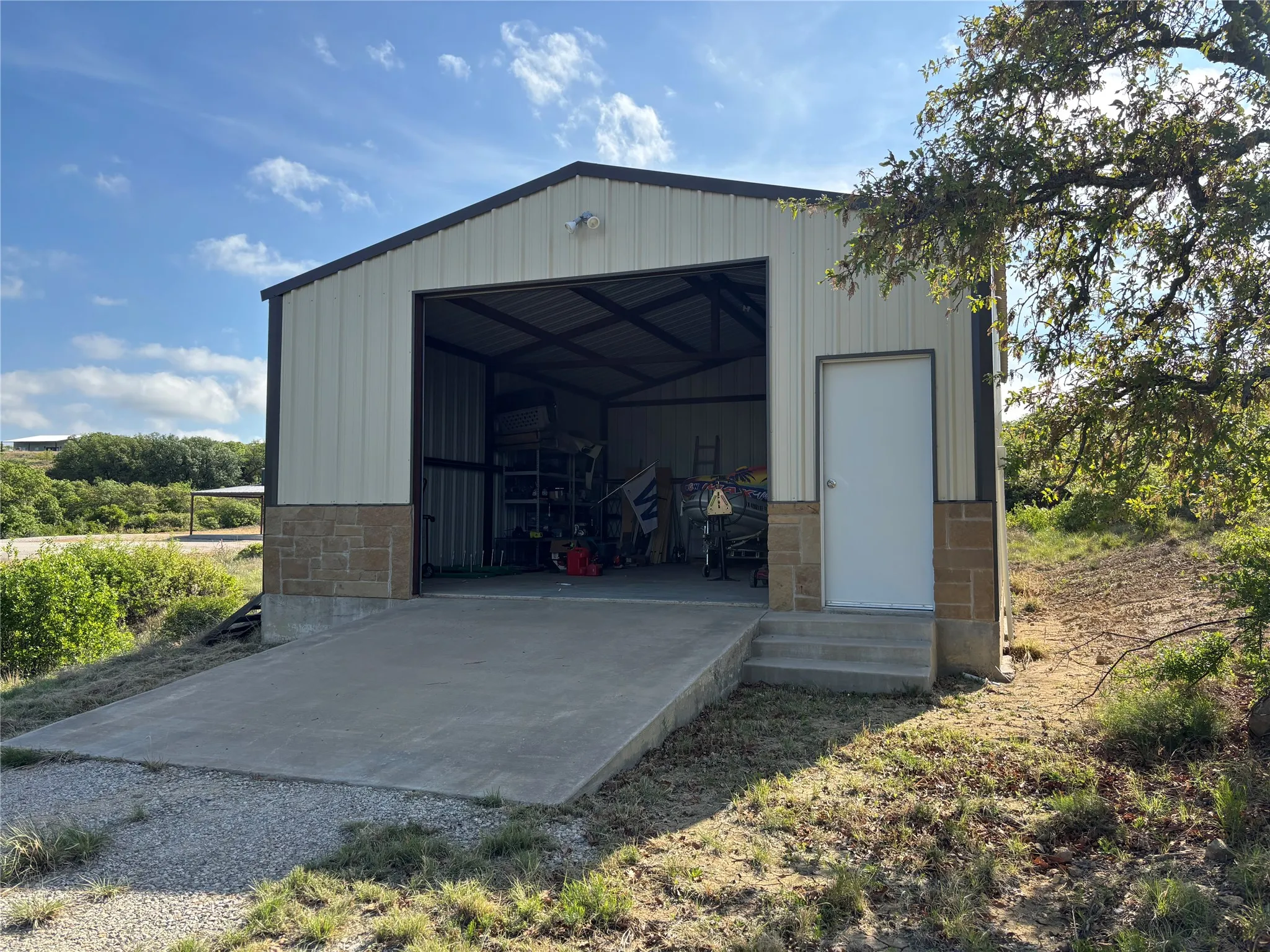Single Family Residence For Sale in Eastland County , 468 Hidden Shores Drive, Cisco, Texas 76437, 2 Bedrooms, 2 Bathrooms, 1 Garage spaces, 1,200 Sqft, built in 2020, Preowned, Price $587,000, mls#21234768, Real Estate Agent in Cisco, Homes For Sale in Eastland county, Homes For Sale in Cisco, Realtor in Cisco Texas, Real Estate Brokerage Independent Realty Texas, Luminita Cordes Realtor