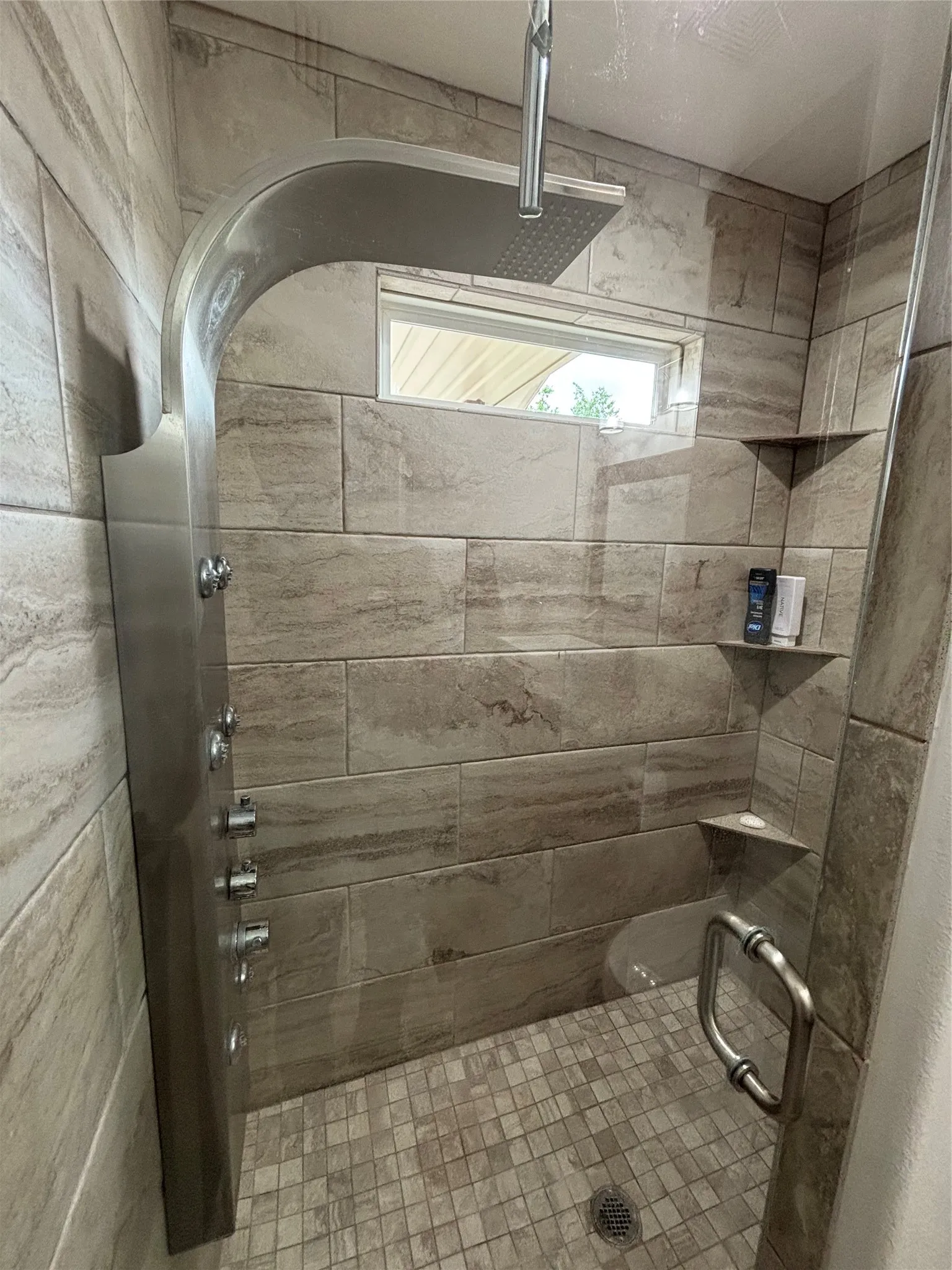 Single Family Residence For Sale in Eastland County , 468 Hidden Shores Drive, Cisco, Texas 76437, 2 Bedrooms, 2 Bathrooms, 1 Garage spaces, 1,200 Sqft, built in 2020, Preowned, Price $587,000, mls#21234768, Real Estate Agent in Cisco, Homes For Sale in Eastland county, Homes For Sale in Cisco, Realtor in Cisco Texas, Real Estate Brokerage Independent Realty Texas, Luminita Cordes Realtor