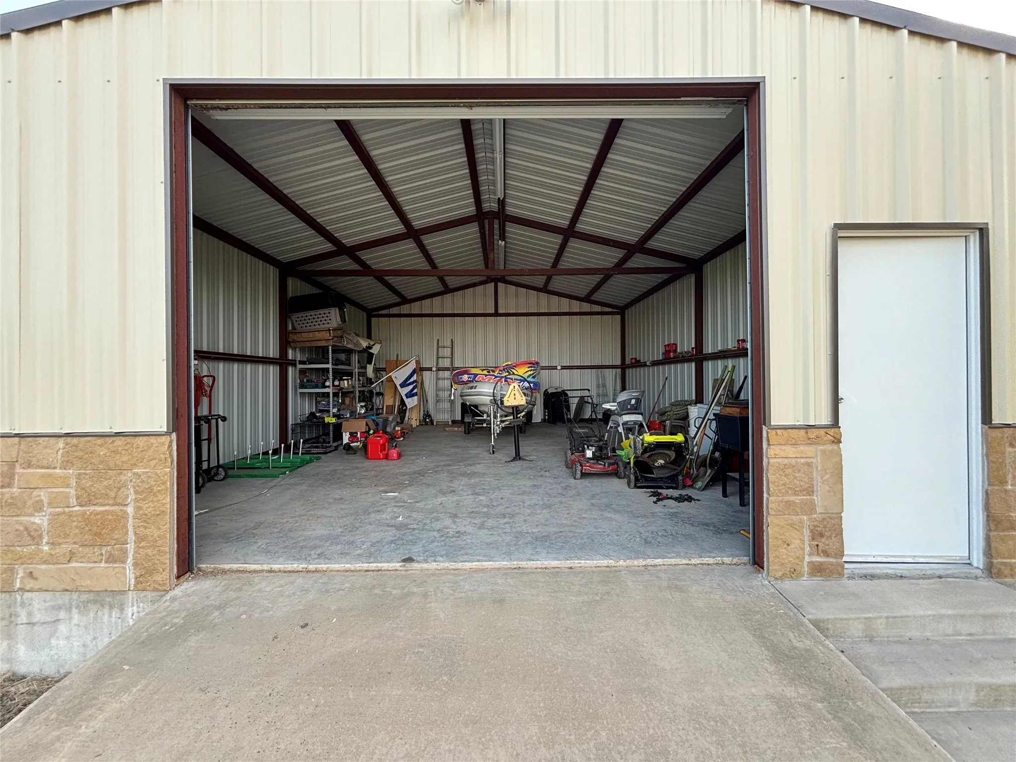 Single Family Residence For Sale in Eastland County , 468 Hidden Shores Drive, Cisco, Texas 76437, 2 Bedrooms, 2 Bathrooms, 1 Garage spaces, 1,200 Sqft, built in 2020, Preowned, Price $587,000, mls#21234768, Real Estate Agent in Cisco, Homes For Sale in Eastland county, Homes For Sale in Cisco, Realtor in Cisco Texas, Real Estate Brokerage Independent Realty Texas, Luminita Cordes Realtor