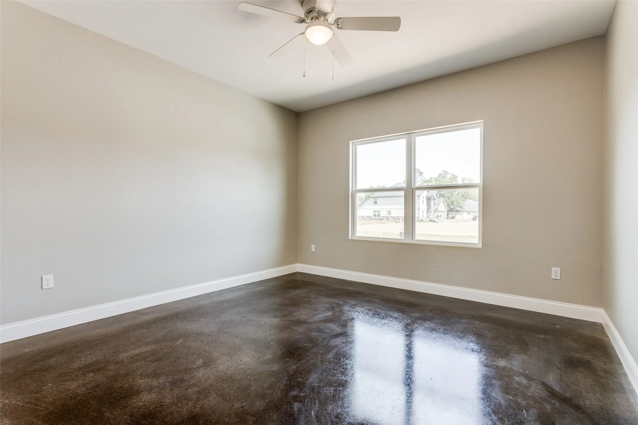 Single Family Residence For Sale in Titus County , 2909 Blue Heron Circle, Mt Pleasant, Texas 75455, 3 Bedrooms, 2 Bathrooms, 2 Garage spaces, 2,150 Sqft, built in 2022, New Construction - Complete, Price $359,000, mls#21234519, Real Estate Agent in Mt Pleasant, Homes For Sale in Titus county, Homes For Sale in Mt Pleasant, Realtor in Mt Pleasant Texas, Real Estate Brokerage Independent Realty Texas, Luminita Cordes Realtor