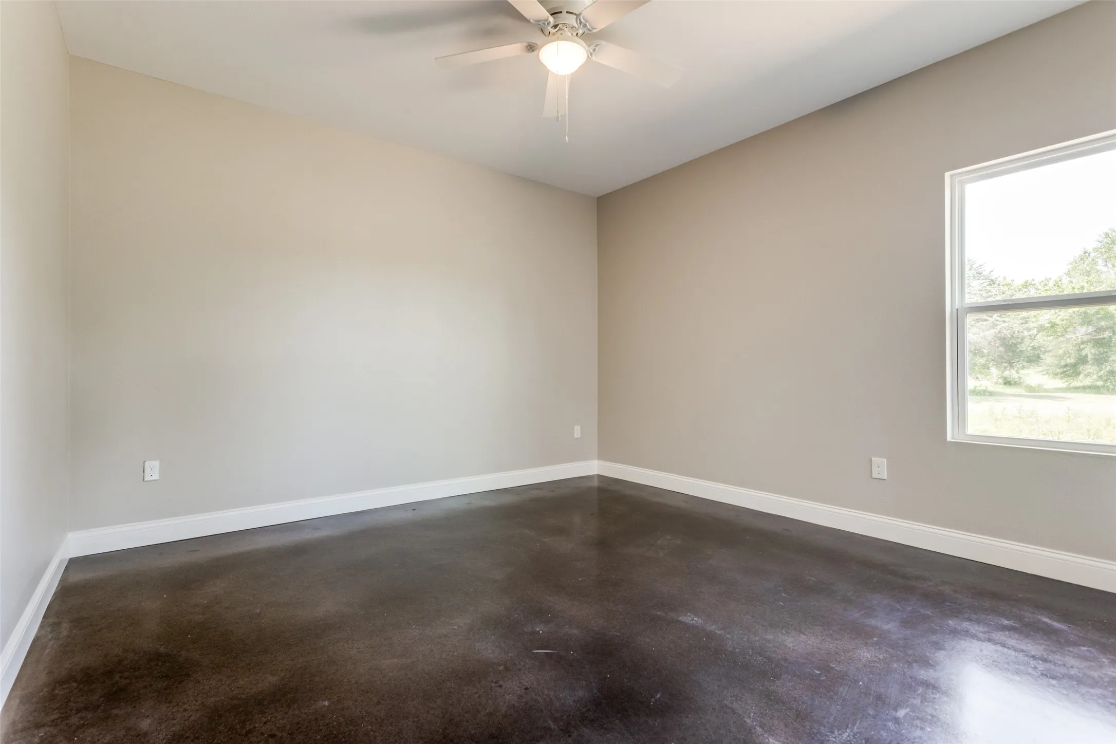 Single Family Residence For Sale in Titus County , 2909 Blue Heron Circle, Mt Pleasant, Texas 75455, 3 Bedrooms, 2 Bathrooms, 2 Garage spaces, 2,150 Sqft, built in 2022, New Construction - Complete, Price $359,000, mls#21234519, Real Estate Agent in Mt Pleasant, Homes For Sale in Titus county, Homes For Sale in Mt Pleasant, Realtor in Mt Pleasant Texas, Real Estate Brokerage Independent Realty Texas, Luminita Cordes Realtor
