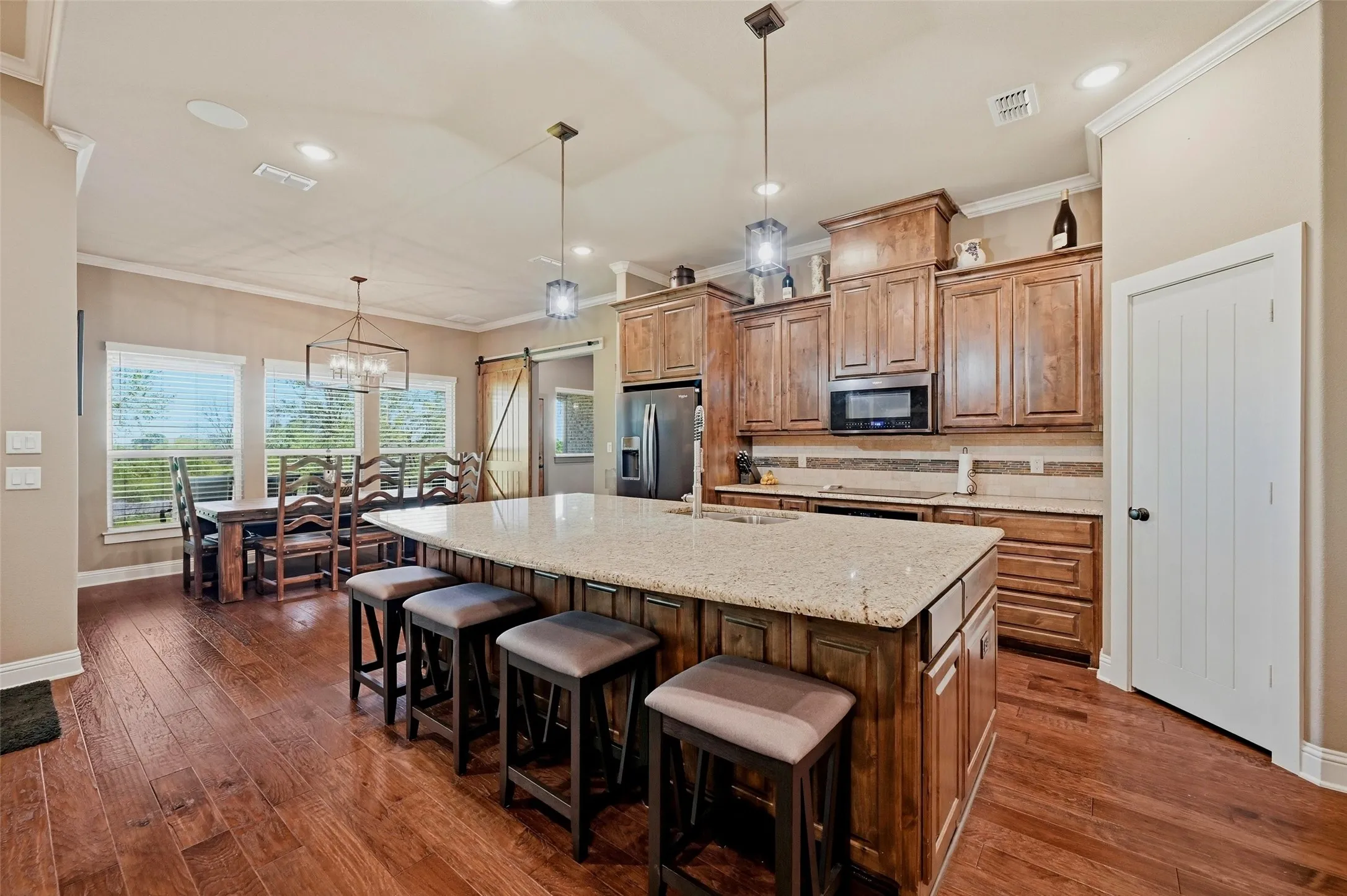Single Family Residence For Sale in Grayson County , 56 Turtle Point Lane, Gordonville, Texas 76245, 4 Bedroom, 5 Bathroom, 3 Garage spaces, 3,376 Sqft, built in 2018, Preowned, mls#21234083, Real Estate Agent in Gordonville, Homes For Sale in Grayson county, Homes For Sale in Gordonville, Realtor in Gordonville Texas, Real Estate Brokerage Independent Realty Texas, Luminita Cordes Realtor