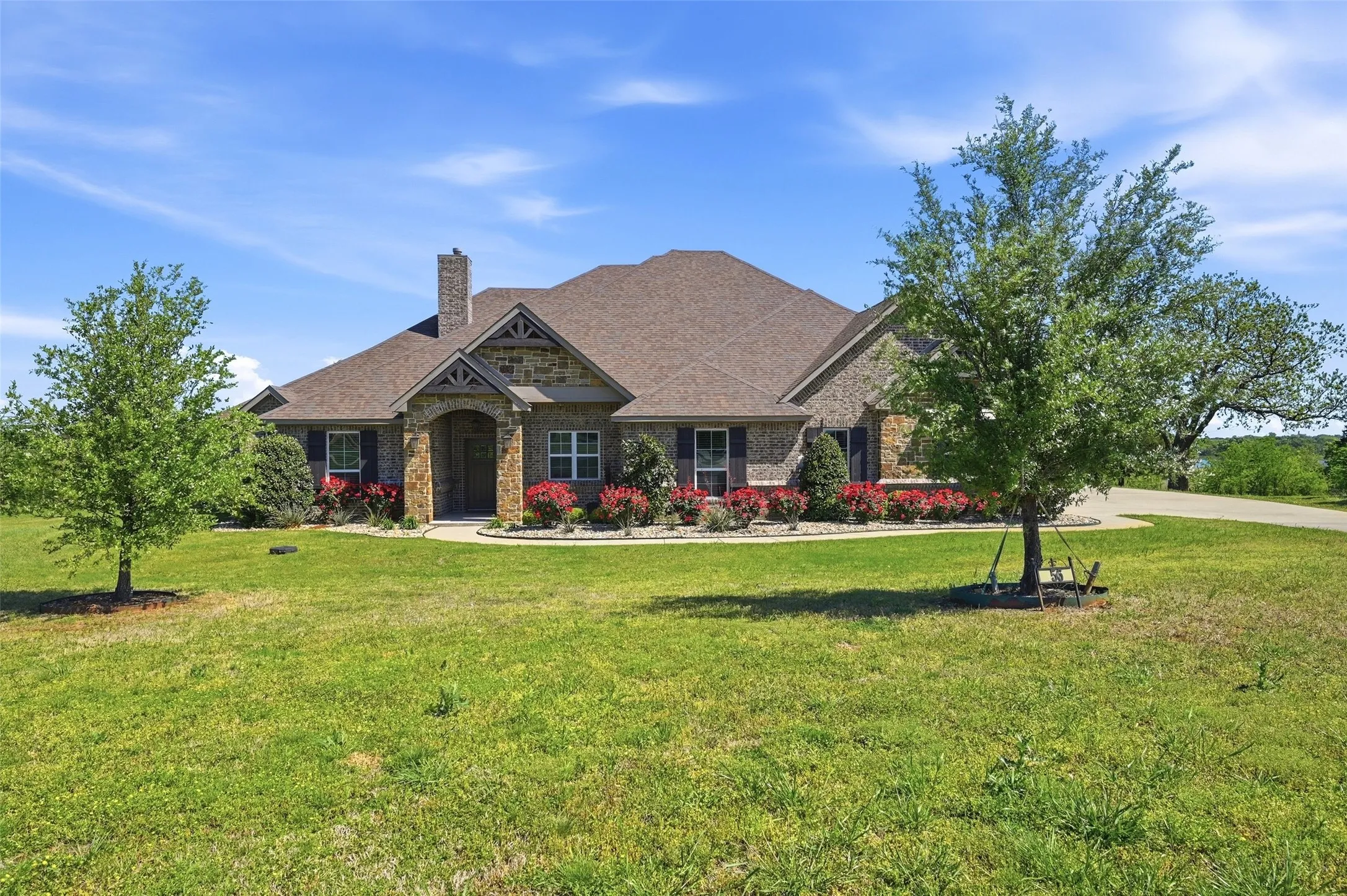 Single Family Residence For Sale in Grayson County , 56 Turtle Point Lane, Gordonville, Texas 76245, 4 Bedroom, 5 Bathroom, 3 Garage spaces, 3,376 Sqft, built in 2018, Preowned, mls#21234083, Real Estate Agent in Gordonville, Homes For Sale in Grayson county, Homes For Sale in Gordonville, Realtor in Gordonville Texas, Real Estate Brokerage Independent Realty Texas, Luminita Cordes Realtor