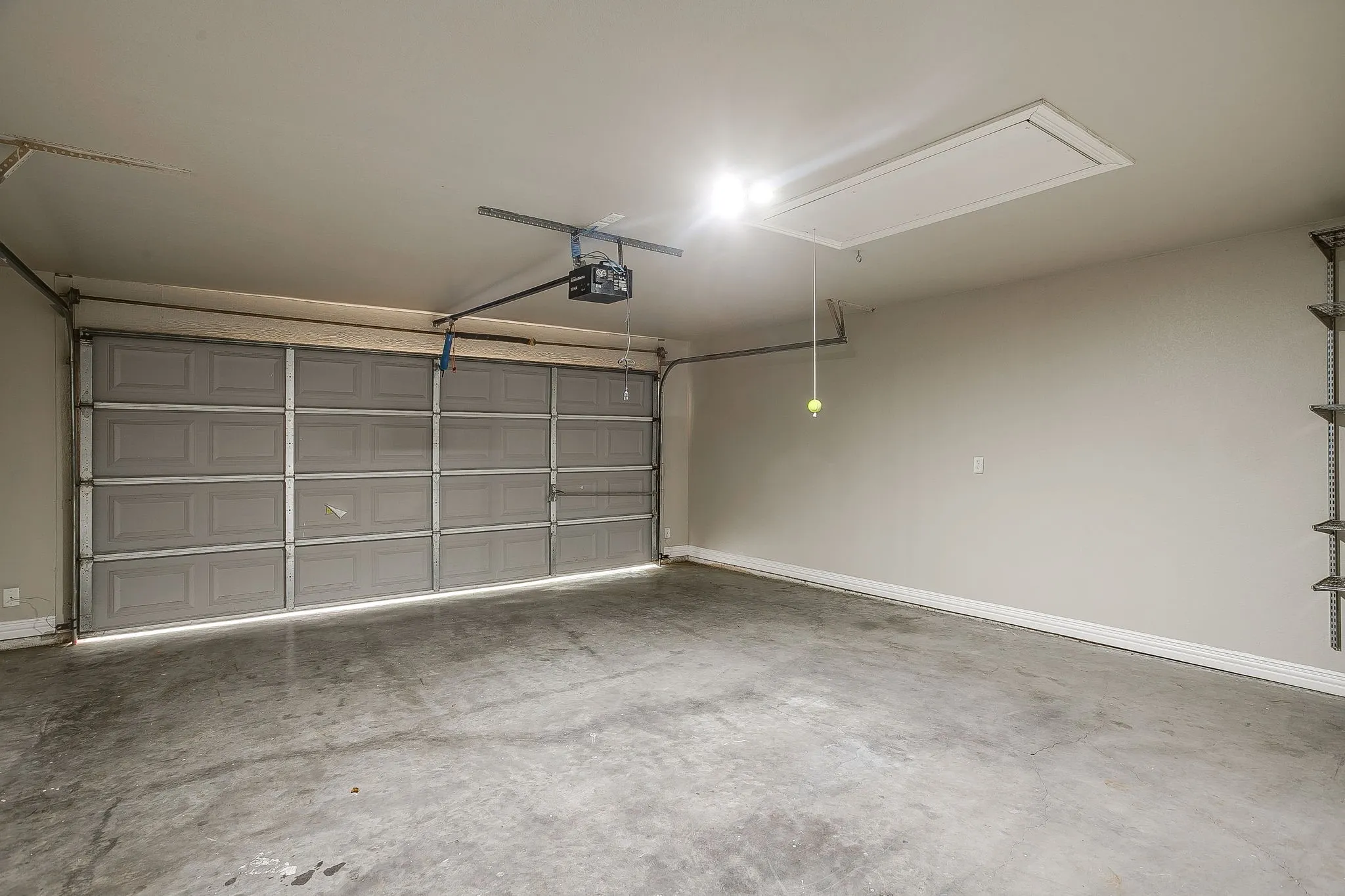 Single Family Residence For Sale in Parker County , 212 W 1st Street, Weatherford, Texas 76086, 3 Bedroom, 2 Bathroom, 2 Garage spaces, 1,416 Sqft, built in 2010, mls#21234942, Real Estate Agent in Weatherford, Homes For Sale in Parker county, Homes For Sale in Weatherford, Realtor in Weatherford Texas, Real Estate Brokerage Independent Realty Texas, Luminita Cordes Realtor