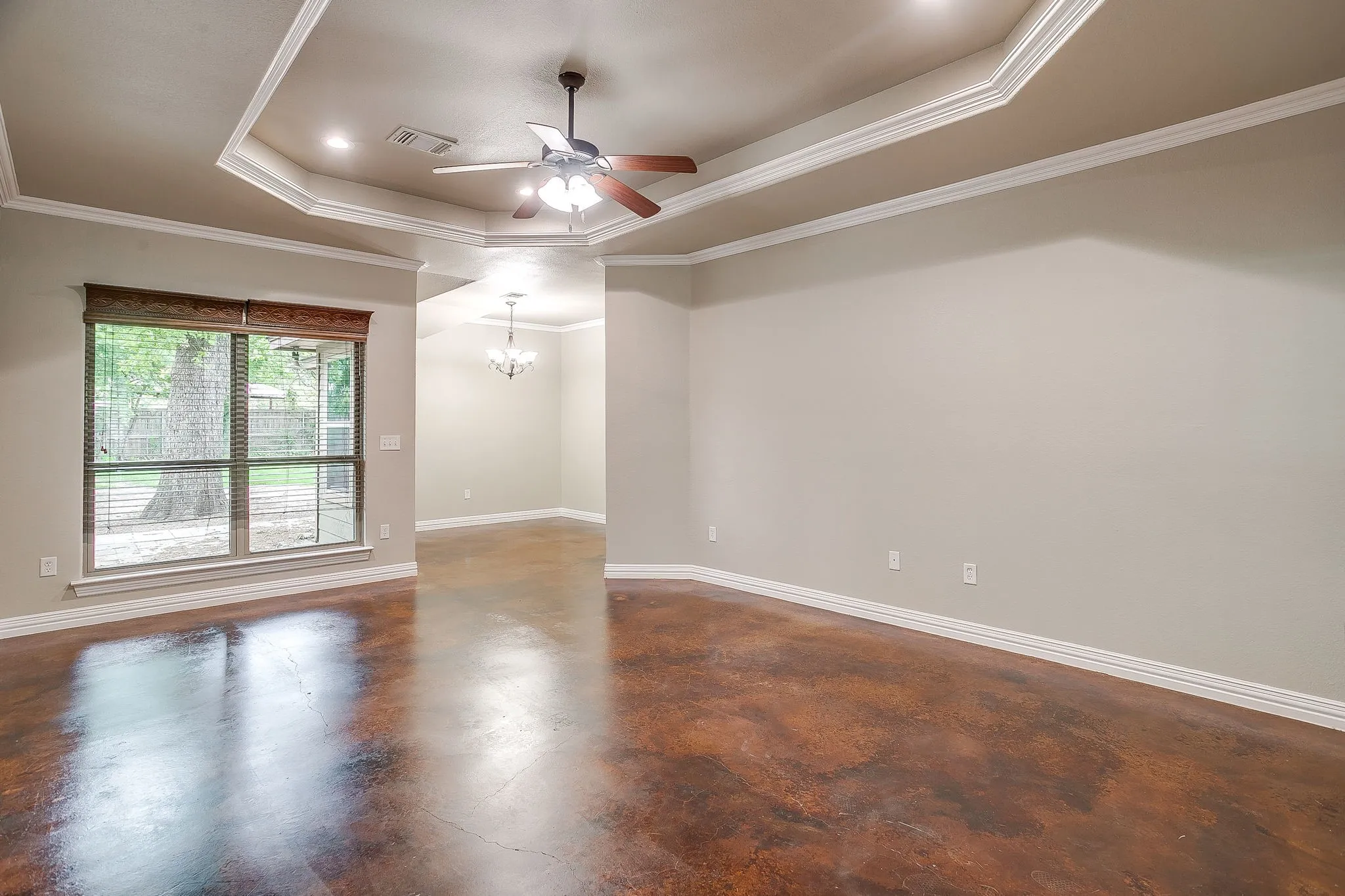 Single Family Residence For Sale in Parker County , 212 W 1st Street, Weatherford, Texas 76086, 3 Bedroom, 2 Bathroom, 2 Garage spaces, 1,416 Sqft, built in 2010, mls#21234942, Real Estate Agent in Weatherford, Homes For Sale in Parker county, Homes For Sale in Weatherford, Realtor in Weatherford Texas, Real Estate Brokerage Independent Realty Texas, Luminita Cordes Realtor