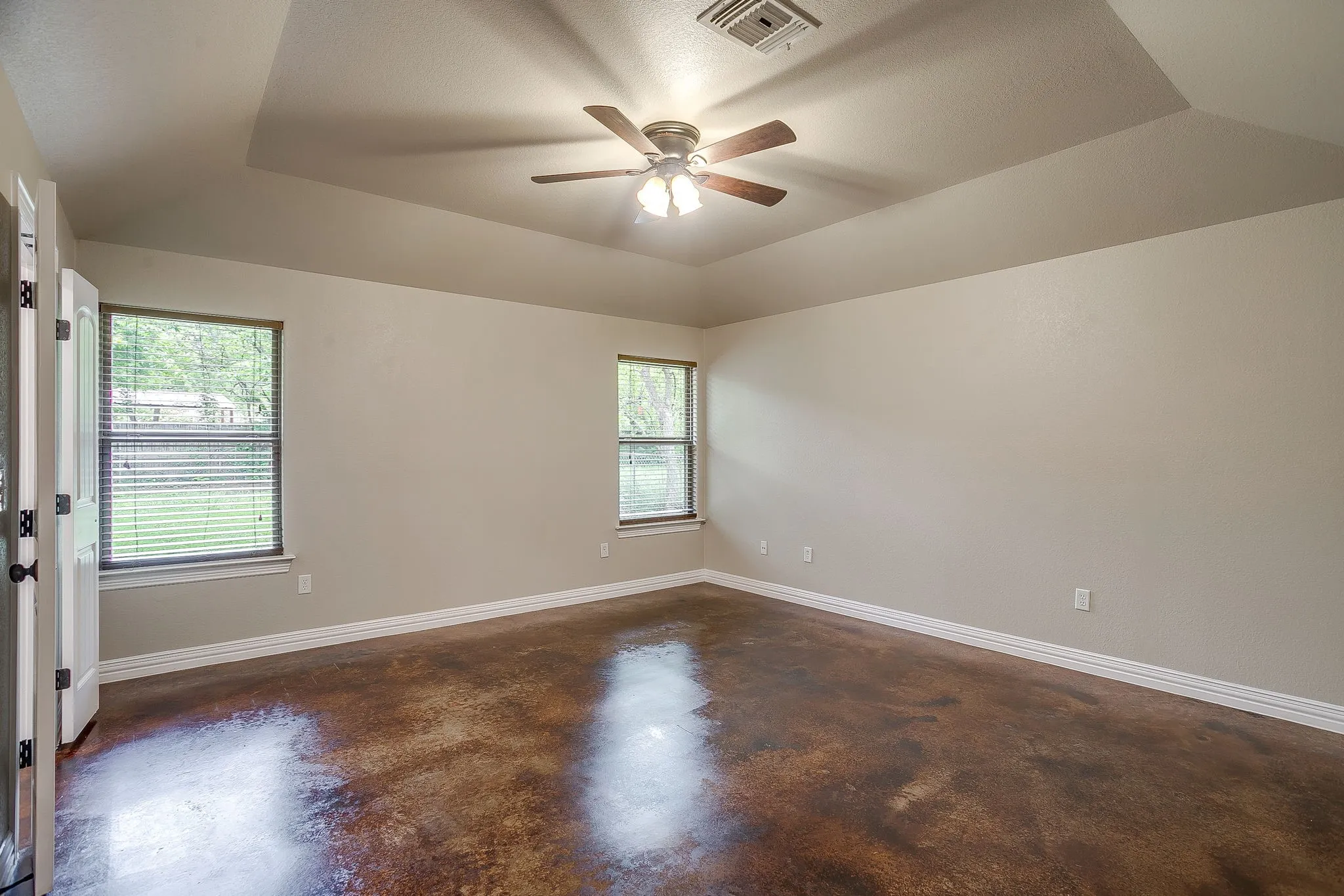 Single Family Residence For Sale in Parker County , 212 W 1st Street, Weatherford, Texas 76086, 3 Bedroom, 2 Bathroom, 2 Garage spaces, 1,416 Sqft, built in 2010, mls#21234942, Real Estate Agent in Weatherford, Homes For Sale in Parker county, Homes For Sale in Weatherford, Realtor in Weatherford Texas, Real Estate Brokerage Independent Realty Texas, Luminita Cordes Realtor