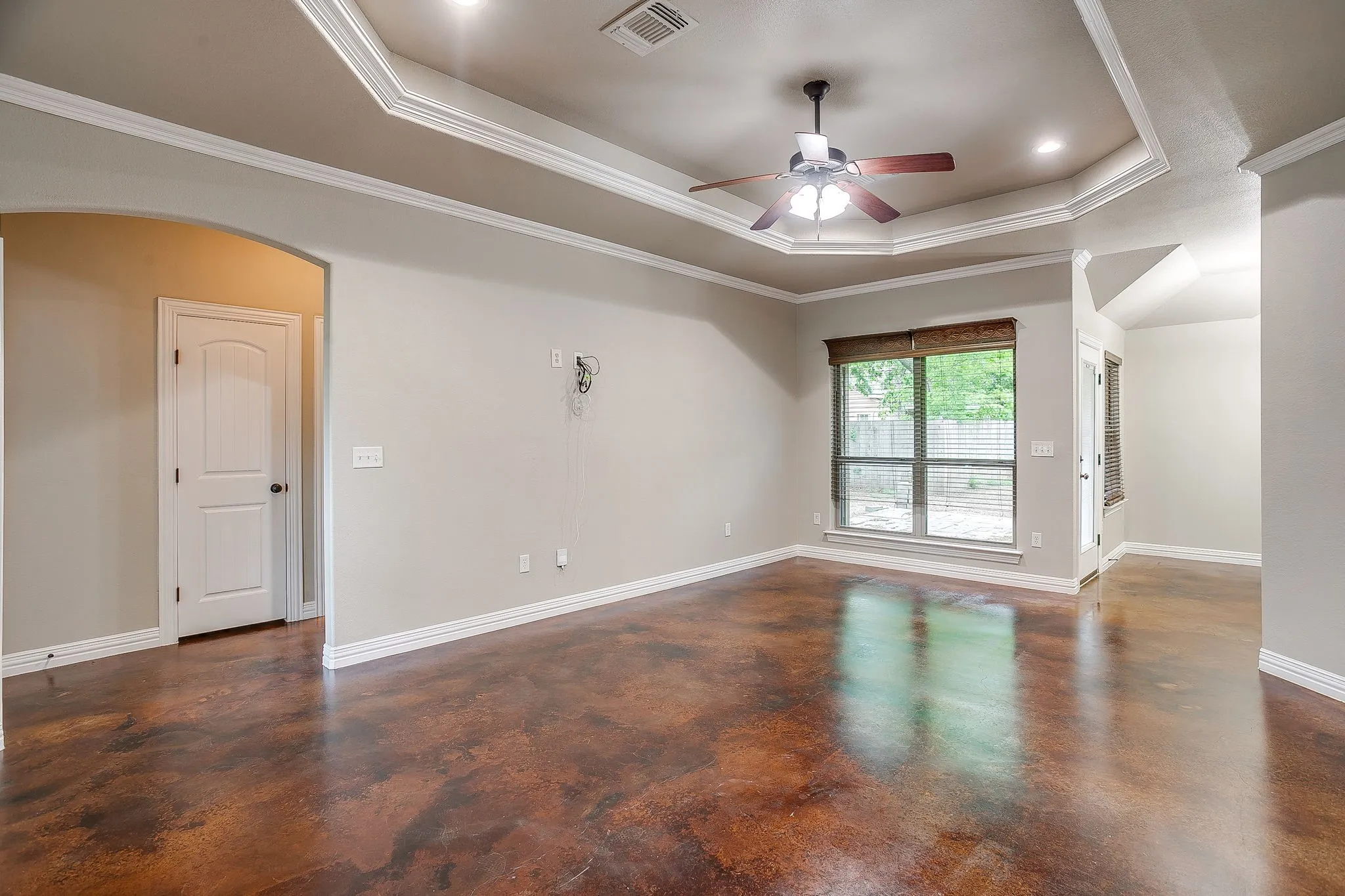 Single Family Residence For Sale in Parker County , 212 W 1st Street, Weatherford, Texas 76086, 3 Bedroom, 2 Bathroom, 2 Garage spaces, 1,416 Sqft, built in 2010, mls#21234942, Real Estate Agent in Weatherford, Homes For Sale in Parker county, Homes For Sale in Weatherford, Realtor in Weatherford Texas, Real Estate Brokerage Independent Realty Texas, Luminita Cordes Realtor