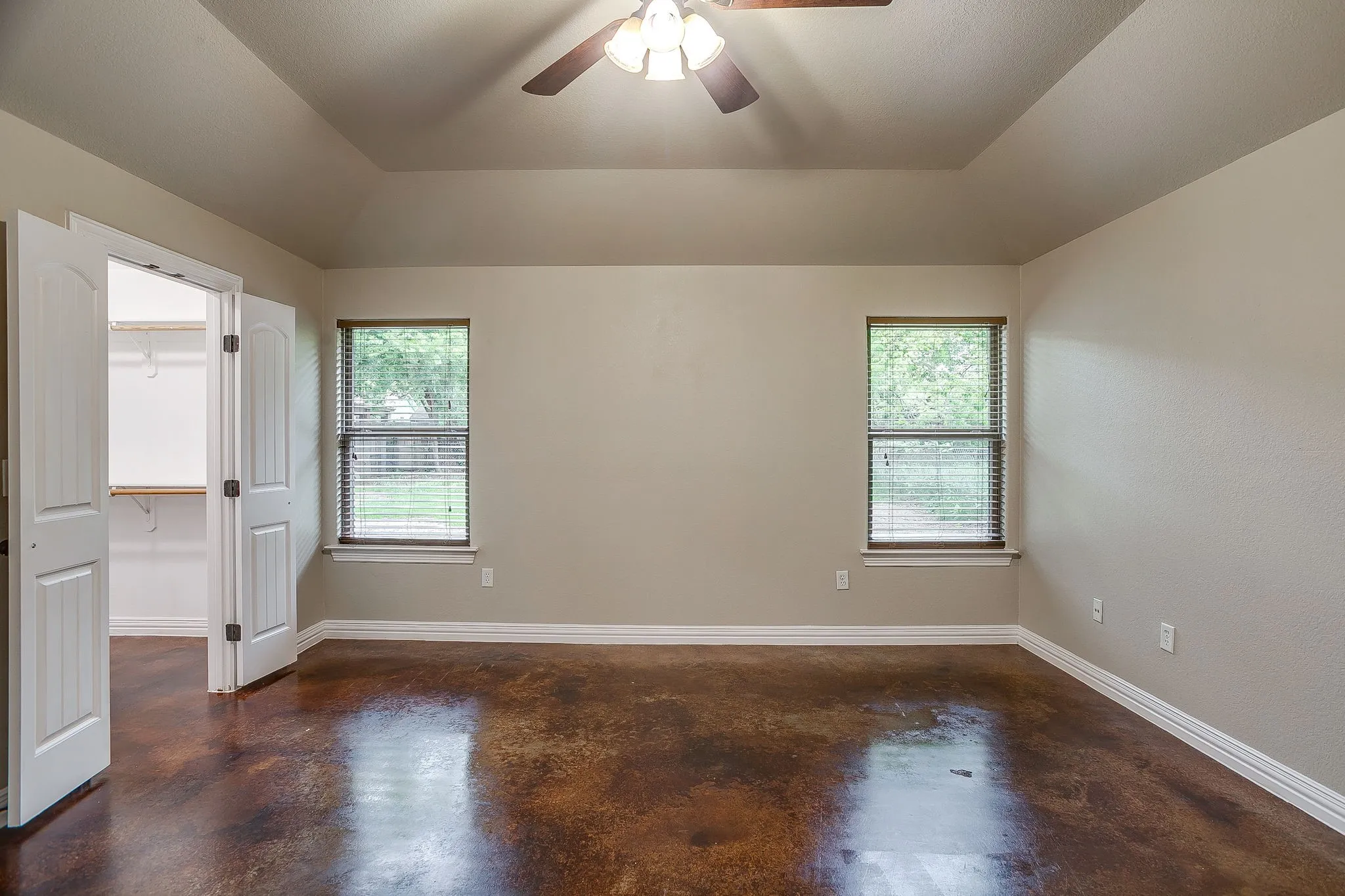 Single Family Residence For Sale in Parker County , 212 W 1st Street, Weatherford, Texas 76086, 3 Bedroom, 2 Bathroom, 2 Garage spaces, 1,416 Sqft, built in 2010, mls#21234942, Real Estate Agent in Weatherford, Homes For Sale in Parker county, Homes For Sale in Weatherford, Realtor in Weatherford Texas, Real Estate Brokerage Independent Realty Texas, Luminita Cordes Realtor