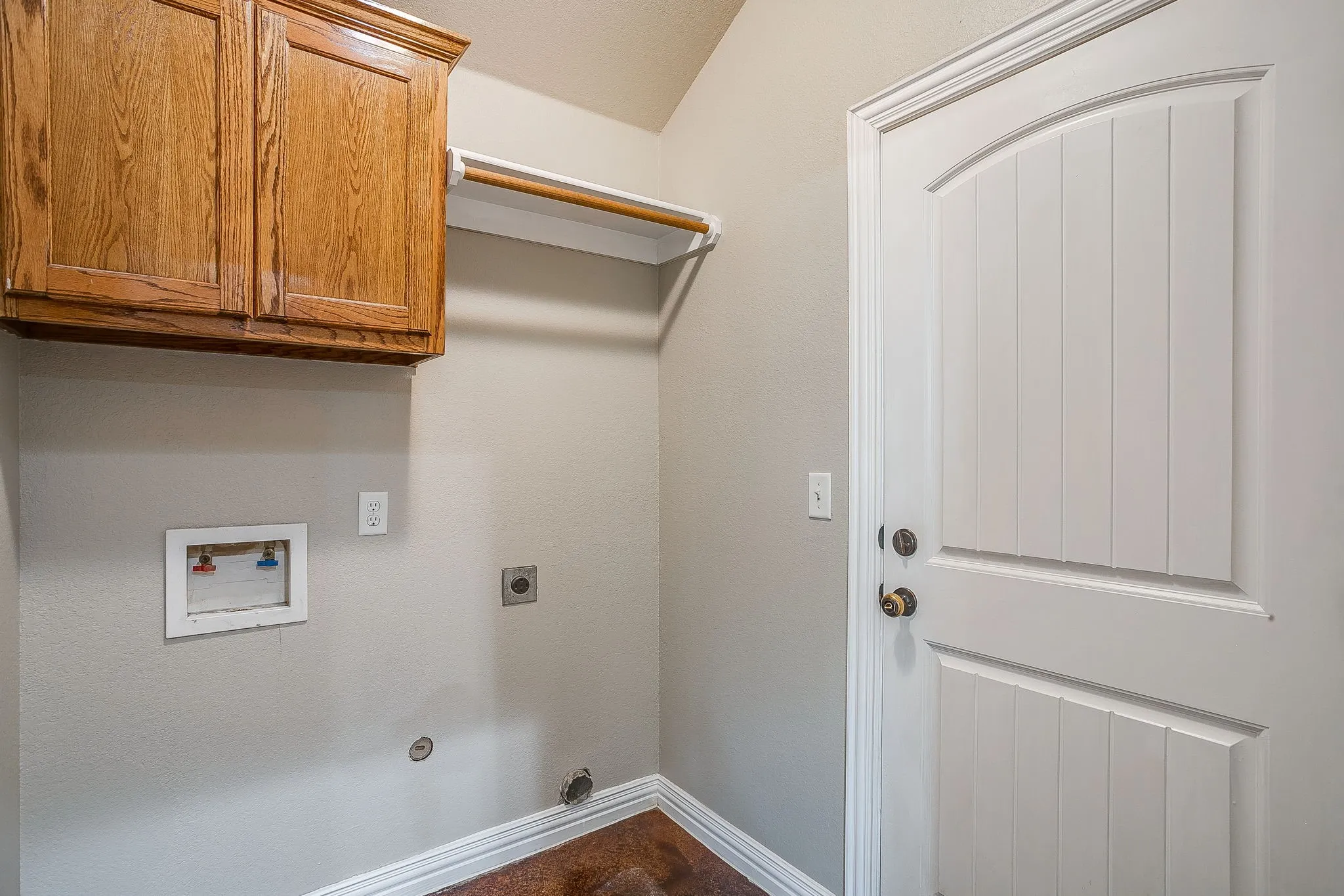 Single Family Residence For Sale in Parker County , 212 W 1st Street, Weatherford, Texas 76086, 3 Bedroom, 2 Bathroom, 2 Garage spaces, 1,416 Sqft, built in 2010, mls#21234942, Real Estate Agent in Weatherford, Homes For Sale in Parker county, Homes For Sale in Weatherford, Realtor in Weatherford Texas, Real Estate Brokerage Independent Realty Texas, Luminita Cordes Realtor