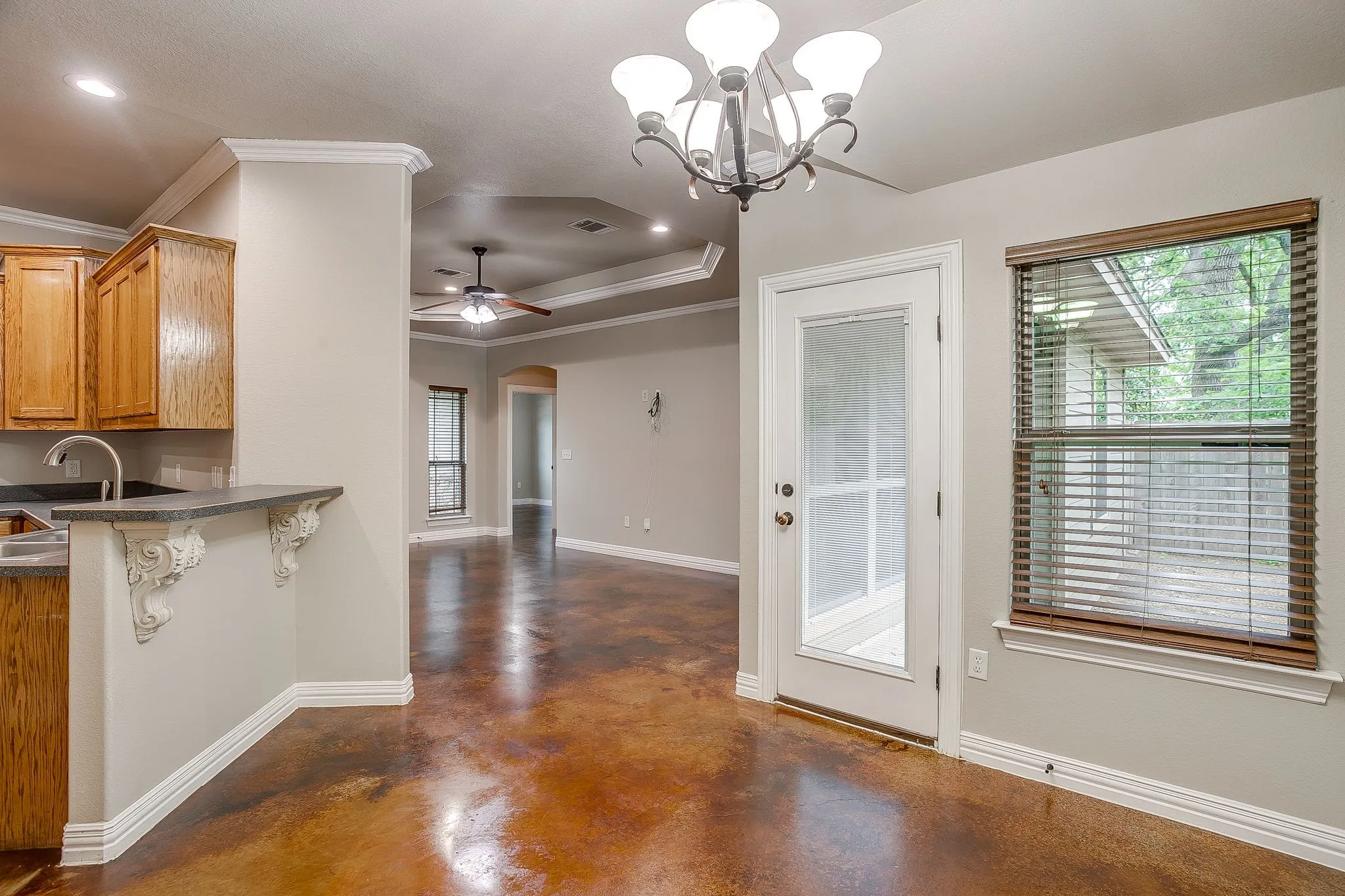 Single Family Residence For Sale in Parker County , 212 W 1st Street, Weatherford, Texas 76086, 3 Bedroom, 2 Bathroom, 2 Garage spaces, 1,416 Sqft, built in 2010, mls#21234942, Real Estate Agent in Weatherford, Homes For Sale in Parker county, Homes For Sale in Weatherford, Realtor in Weatherford Texas, Real Estate Brokerage Independent Realty Texas, Luminita Cordes Realtor