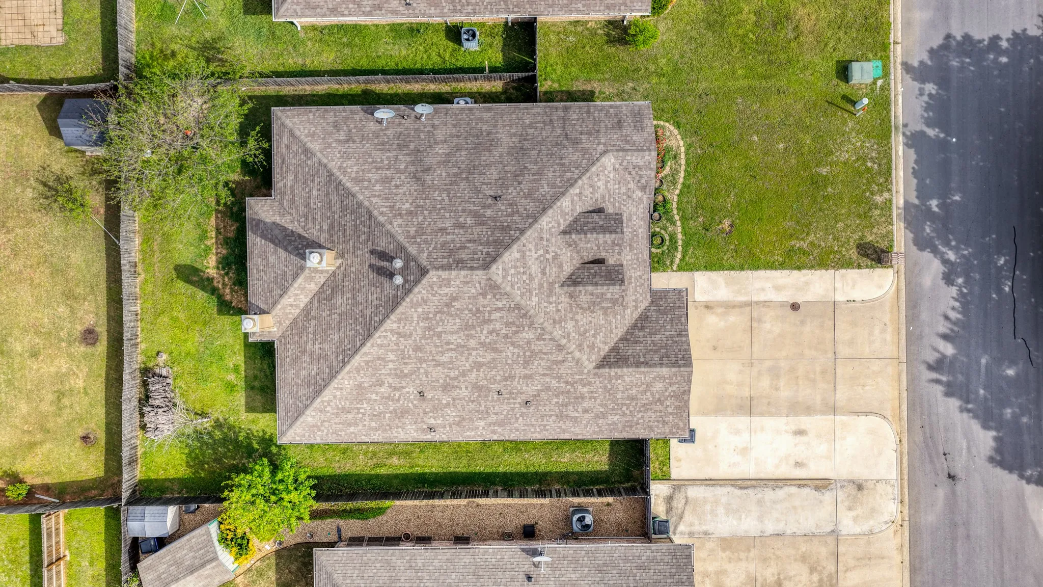 Single Family Residence For Sale in Wise County , 1207 Butterfield Street, Bridgeport, Texas 76426, 4 Bedroom, 2 Bathroom, 2 Garage spaces, 1,960 Sqft, built in 2014, Preowned, mls#21230230, Real Estate Agent in Bridgeport, Homes For Sale in Wise county, Homes For Sale in Bridgeport, Realtor in Bridgeport Texas, Real Estate Brokerage Independent Realty Texas, Luminita Cordes Realtor