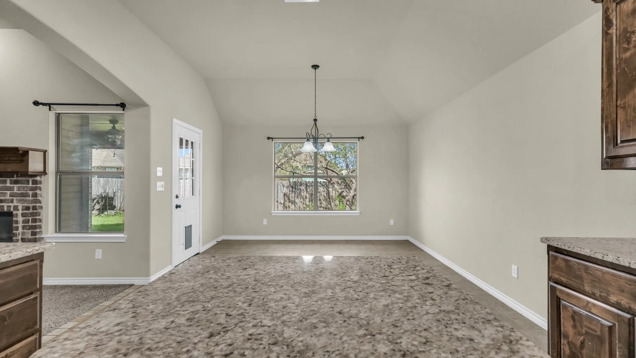 Single Family Residence For Sale in Wise County , 1207 Butterfield Street, Bridgeport, Texas 76426, 4 Bedroom, 2 Bathroom, 2 Garage spaces, 1,960 Sqft, built in 2014, Preowned, mls#21230230, Real Estate Agent in Bridgeport, Homes For Sale in Wise county, Homes For Sale in Bridgeport, Realtor in Bridgeport Texas, Real Estate Brokerage Independent Realty Texas, Luminita Cordes Realtor