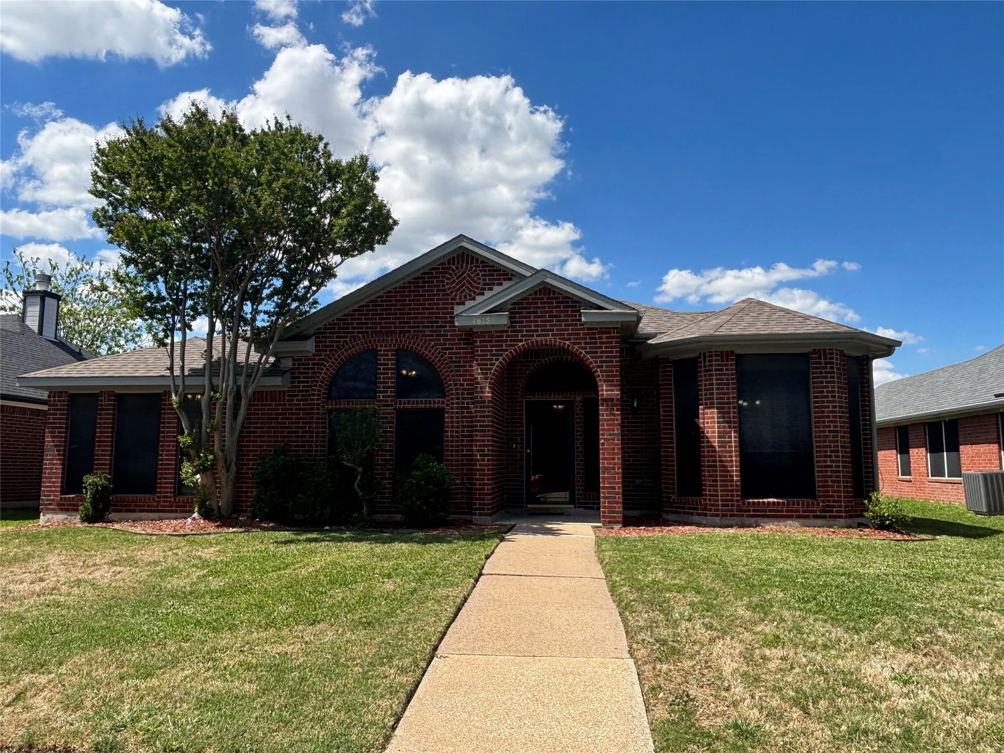 Single Family Residence For Rent in Dallas County , 1615 Ariel Drive, Mesquite, Texas 75181, 4 Bedroom, 2 Bathroom, 2 Garage spaces, 2,002 Sqft, built in 1991, Preowned, Price $3,200, mls#21234870, Real Estate Agent in Mesquite, Homes For Rent in Dallas county, Homes For Rent in Mesquite, Realtor in Mesquite Texas, Real Estate Brokerage Independent Realty Texas, Luminita Cordes Realtor