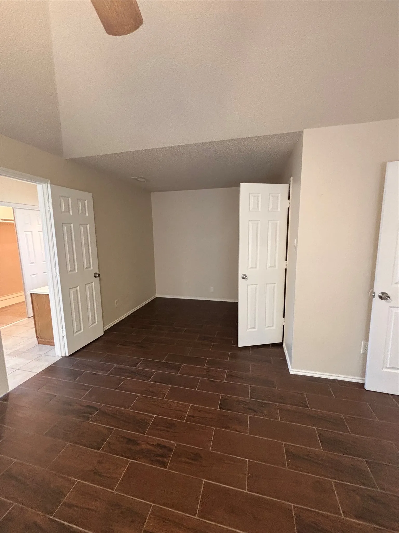 Single Family Residence For Rent in Dallas County , 1615 Ariel Drive, Mesquite, Texas 75181, 4 Bedroom, 2 Bathroom, 2 Garage spaces, 2,002 Sqft, built in 1991, Preowned, Price $3,200, mls#21234870, Real Estate Agent in Mesquite, Homes For Rent in Dallas county, Homes For Rent in Mesquite, Realtor in Mesquite Texas, Real Estate Brokerage Independent Realty Texas, Luminita Cordes Realtor