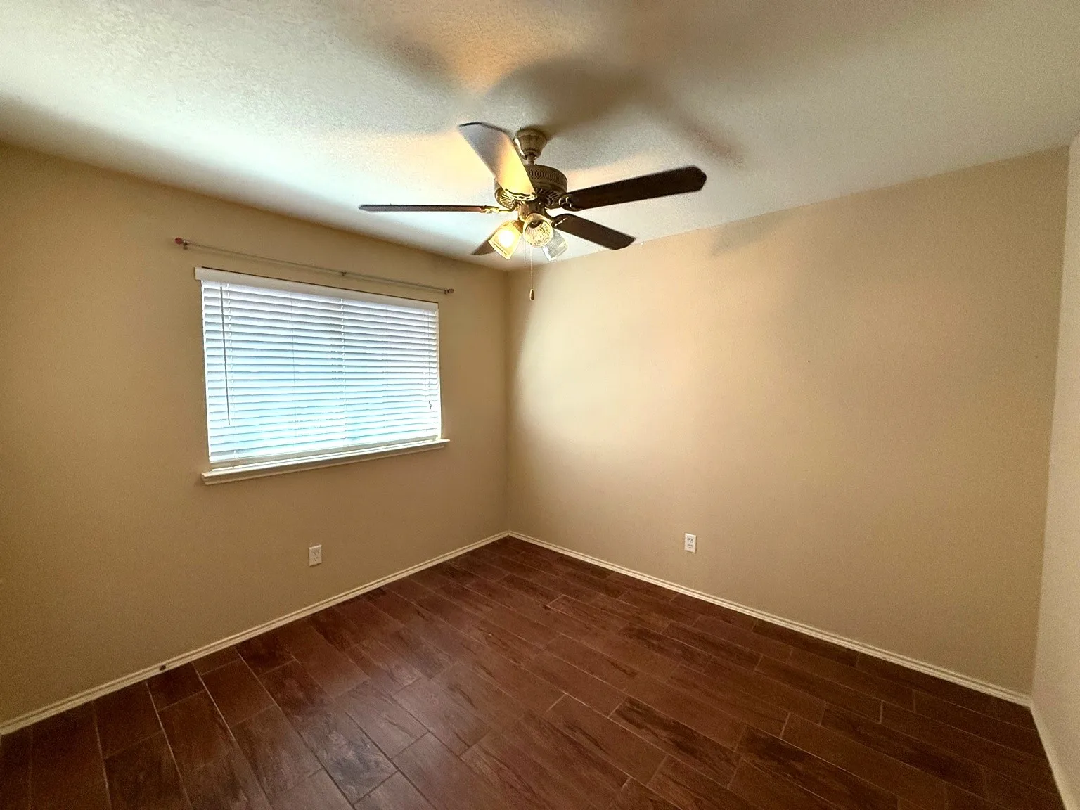 Single Family Residence For Rent in Denton County , 3901 Granby Lane, Flower Mound, Texas 75028, 3 Bedrooms, 2 Bathrooms, 2 Garage spaces, 1,437 Sqft, built in 2004, Preowned, Price $2,200, mls#21234996, Real Estate Agent in Flower Mound, Homes For Rent in Denton county, Homes For Rent in Flower Mound, Realtor in Flower Mound Texas, Real Estate Brokerage Independent Realty Texas, Luminita Cordes Realtor