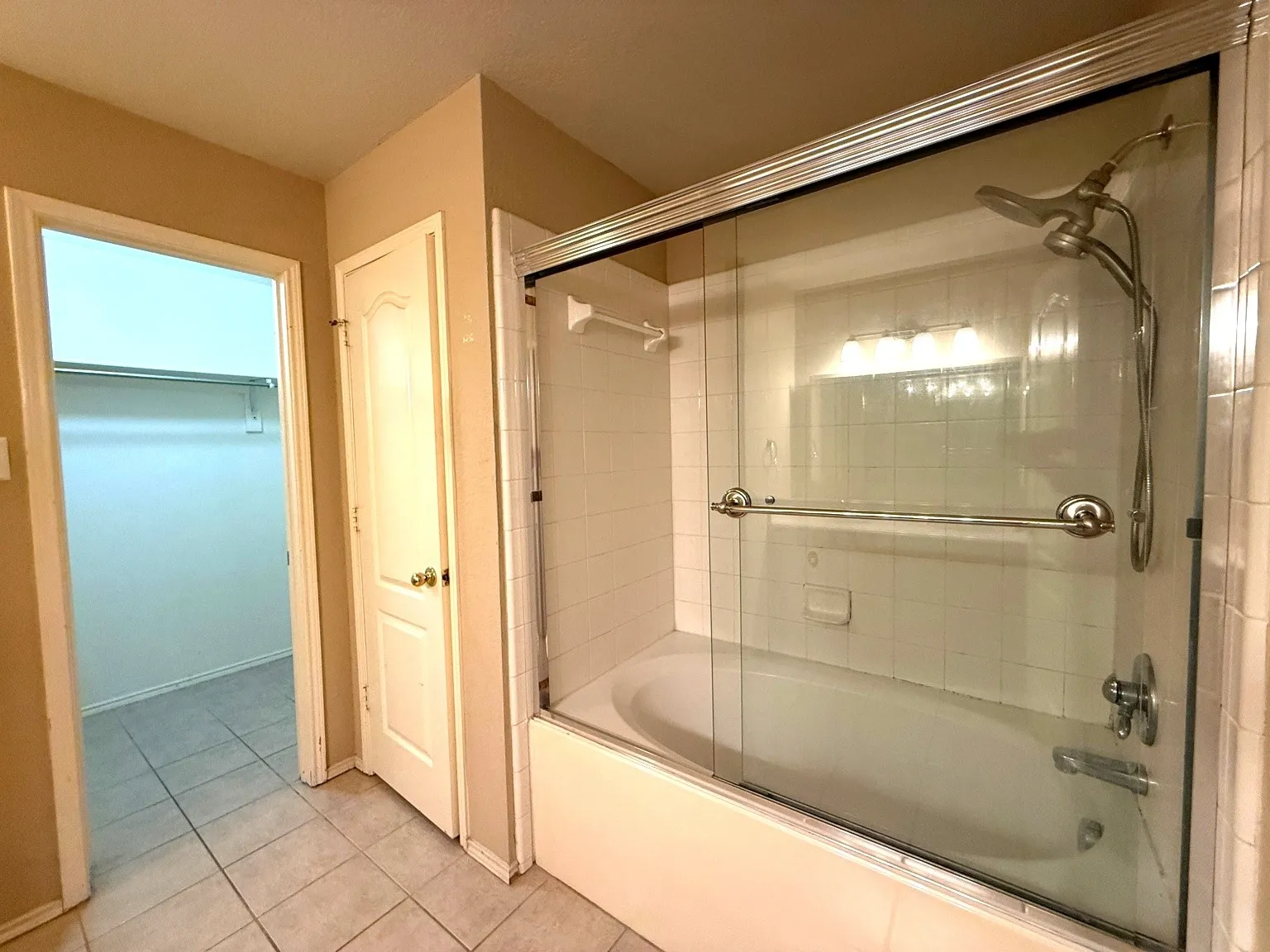 Single Family Residence For Rent in Denton County , 3901 Granby Lane, Flower Mound, Texas 75028, 3 Bedrooms, 2 Bathrooms, 2 Garage spaces, 1,437 Sqft, built in 2004, Preowned, Price $2,200, mls#21234996, Real Estate Agent in Flower Mound, Homes For Rent in Denton county, Homes For Rent in Flower Mound, Realtor in Flower Mound Texas, Real Estate Brokerage Independent Realty Texas, Luminita Cordes Realtor