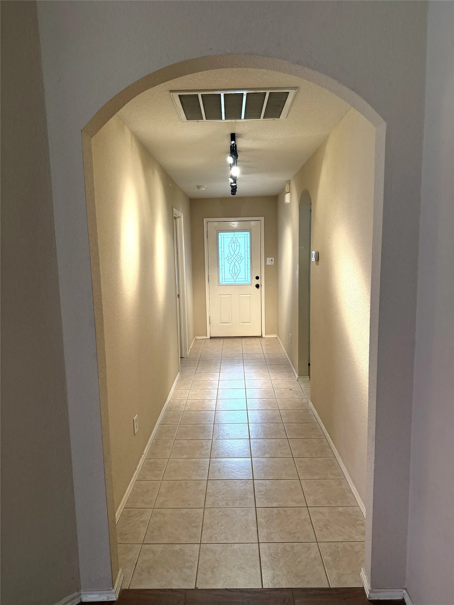 Single Family Residence For Rent in Denton County , 3901 Granby Lane, Flower Mound, Texas 75028, 3 Bedrooms, 2 Bathrooms, 2 Garage spaces, 1,437 Sqft, built in 2004, Preowned, Price $2,200, mls#21234996, Real Estate Agent in Flower Mound, Homes For Rent in Denton county, Homes For Rent in Flower Mound, Realtor in Flower Mound Texas, Real Estate Brokerage Independent Realty Texas, Luminita Cordes Realtor