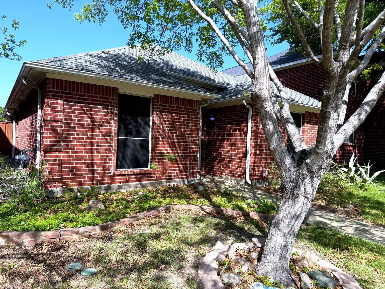Single Family Residence For Rent in Denton County , 3901 Granby Lane, Flower Mound, Texas 75028, 3 Bedrooms, 2 Bathrooms, 2 Garage spaces, 1,437 Sqft, built in 2004, Preowned, Price $2,200, mls#21234996, Real Estate Agent in Flower Mound, Homes For Rent in Denton county, Homes For Rent in Flower Mound, Realtor in Flower Mound Texas, Real Estate Brokerage Independent Realty Texas, Luminita Cordes Realtor