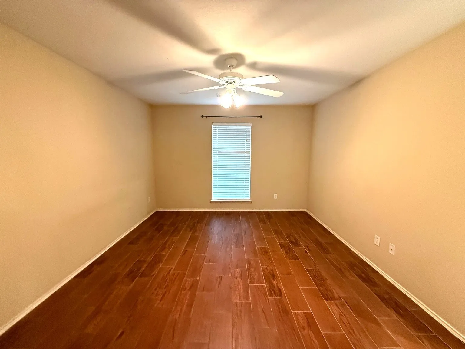 Single Family Residence For Rent in Denton County , 3901 Granby Lane, Flower Mound, Texas 75028, 3 Bedrooms, 2 Bathrooms, 2 Garage spaces, 1,437 Sqft, built in 2004, Preowned, Price $2,200, mls#21234996, Real Estate Agent in Flower Mound, Homes For Rent in Denton county, Homes For Rent in Flower Mound, Realtor in Flower Mound Texas, Real Estate Brokerage Independent Realty Texas, Luminita Cordes Realtor