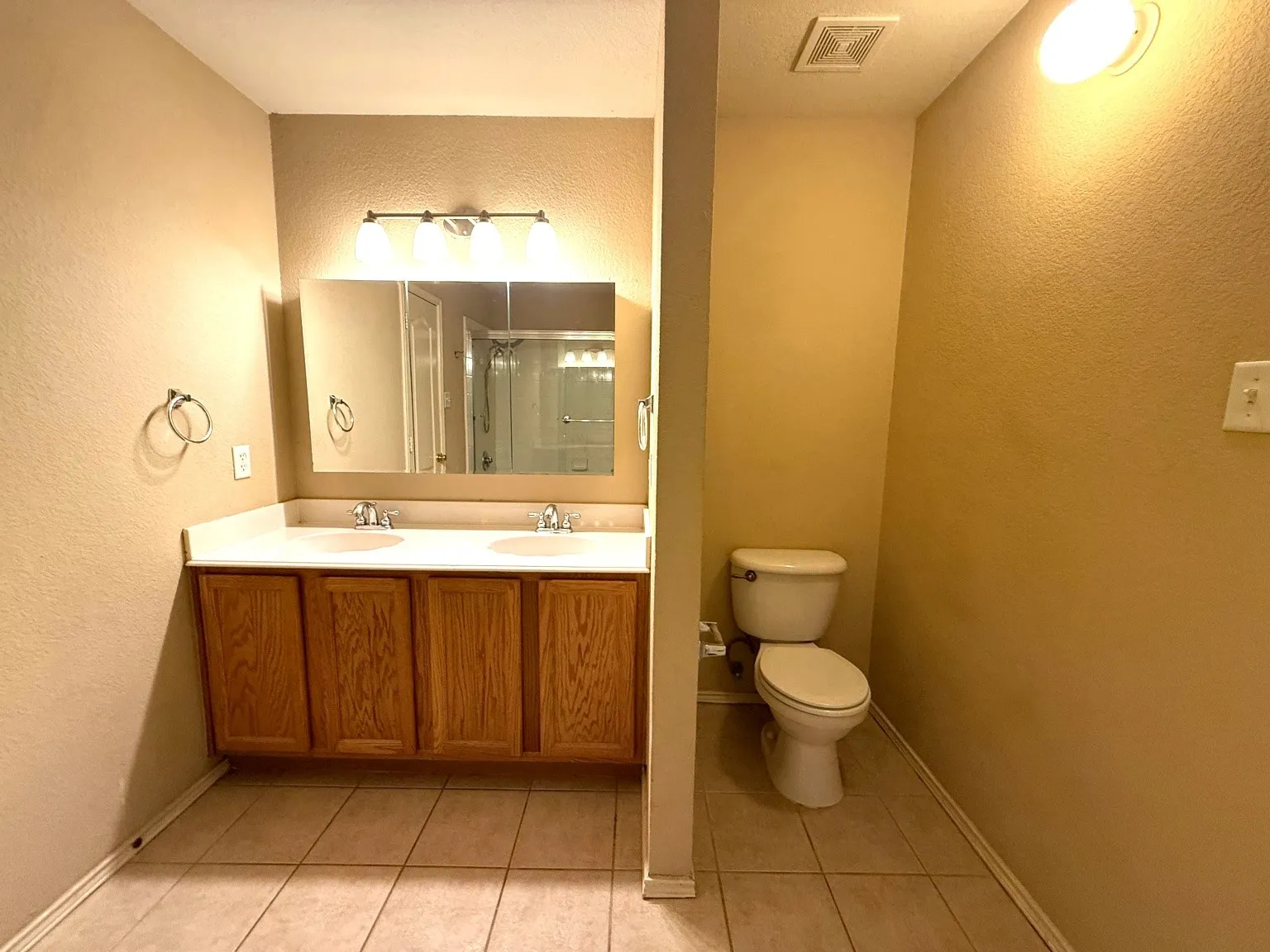 Single Family Residence For Rent in Denton County , 3901 Granby Lane, Flower Mound, Texas 75028, 3 Bedrooms, 2 Bathrooms, 2 Garage spaces, 1,437 Sqft, built in 2004, Preowned, Price $2,200, mls#21234996, Real Estate Agent in Flower Mound, Homes For Rent in Denton county, Homes For Rent in Flower Mound, Realtor in Flower Mound Texas, Real Estate Brokerage Independent Realty Texas, Luminita Cordes Realtor