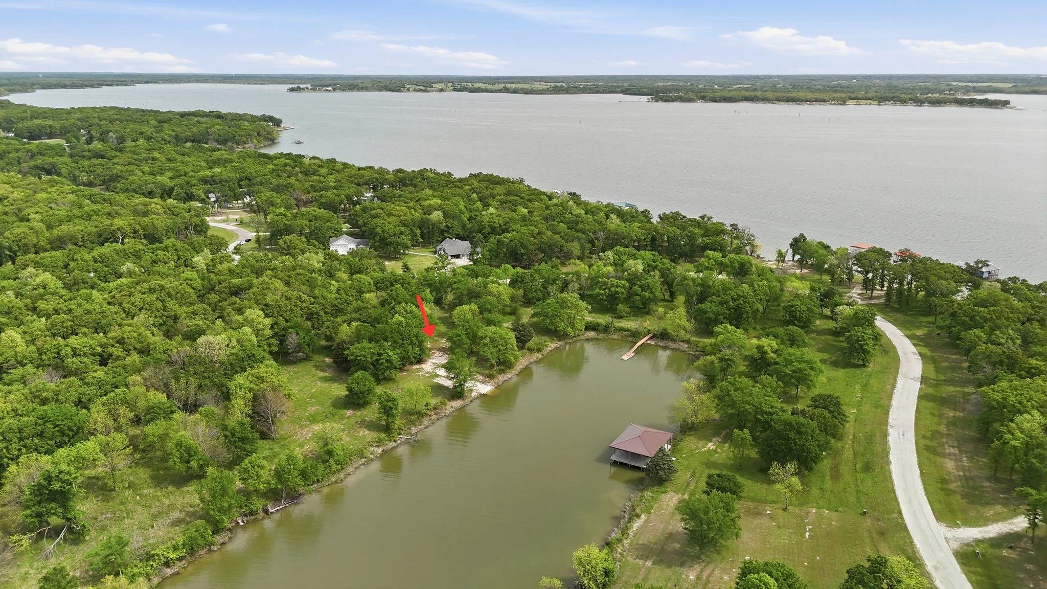 Aerial view showing placement of the lot within the cove