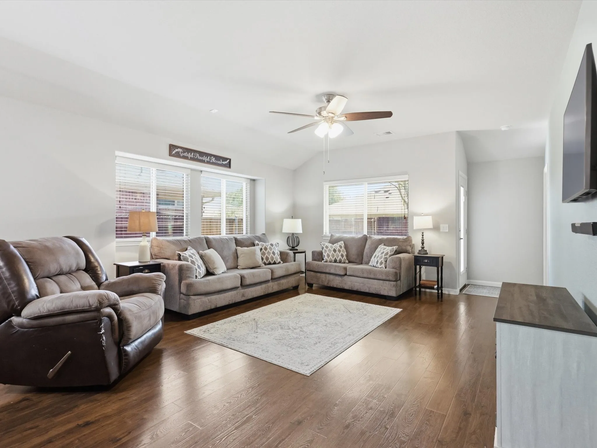Single Family Residence For Sale in Collin County , 452 Harding Lane, Lavon, Texas 75166, 3 Bedroom, 2 Bathroom, 2 Garage spaces, 1,859 Sqft, built in 2015, Preowned, mls#21225478, Real Estate Agent in Lavon, Homes For Sale in Collin county, Homes For Sale in Lavon, Realtor in Lavon Texas, Real Estate Brokerage Independent Realty Texas, Luminita Cordes Realtor