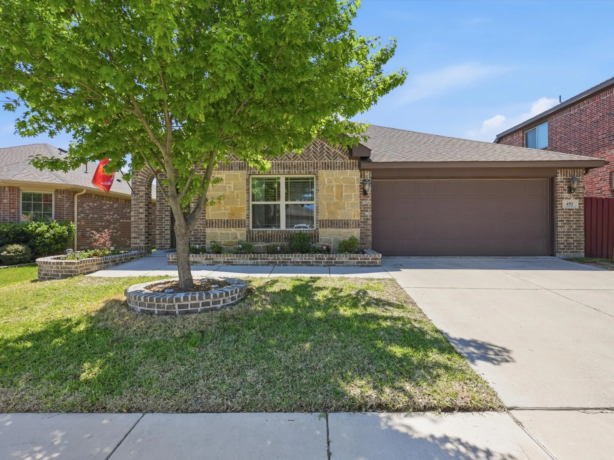 Single Family Residence For Sale in Collin County , 452 Harding Lane, Lavon, Texas 75166, 3 Bedroom, 2 Bathroom, 2 Garage spaces, 1,859 Sqft, built in 2015, Preowned, mls#21225478, Real Estate Agent in Lavon, Homes For Sale in Collin county, Homes For Sale in Lavon, Realtor in Lavon Texas, Real Estate Brokerage Independent Realty Texas, Luminita Cordes Realtor