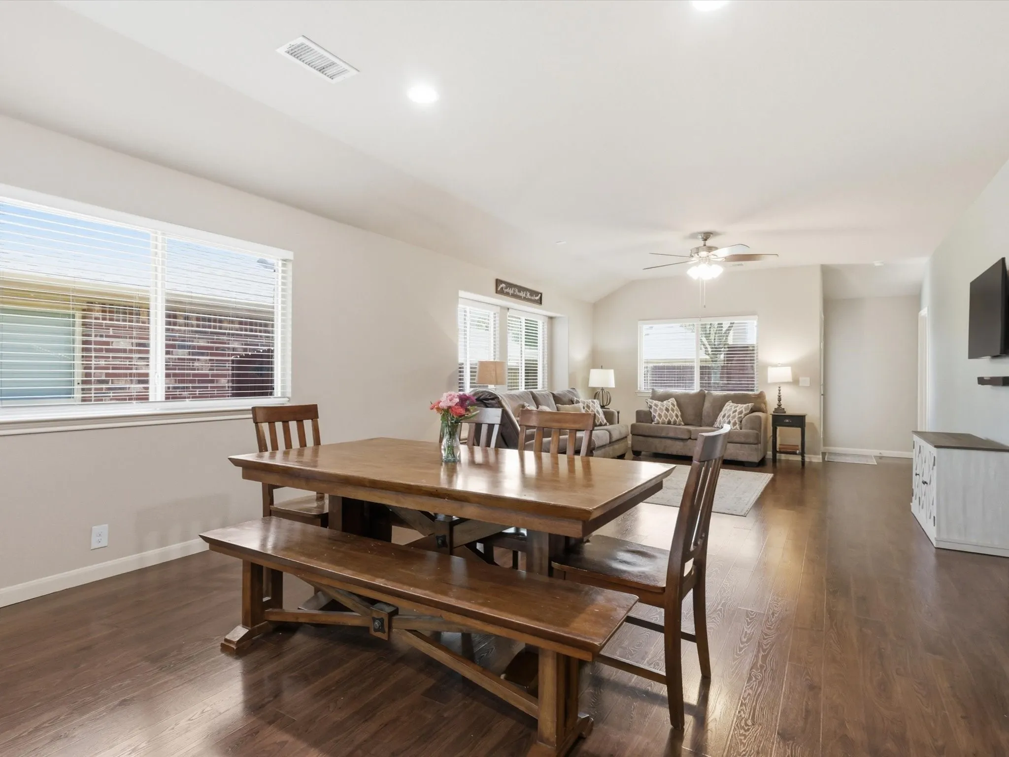 Single Family Residence For Sale in Collin County , 452 Harding Lane, Lavon, Texas 75166, 3 Bedroom, 2 Bathroom, 2 Garage spaces, 1,859 Sqft, built in 2015, Preowned, mls#21225478, Real Estate Agent in Lavon, Homes For Sale in Collin county, Homes For Sale in Lavon, Realtor in Lavon Texas, Real Estate Brokerage Independent Realty Texas, Luminita Cordes Realtor